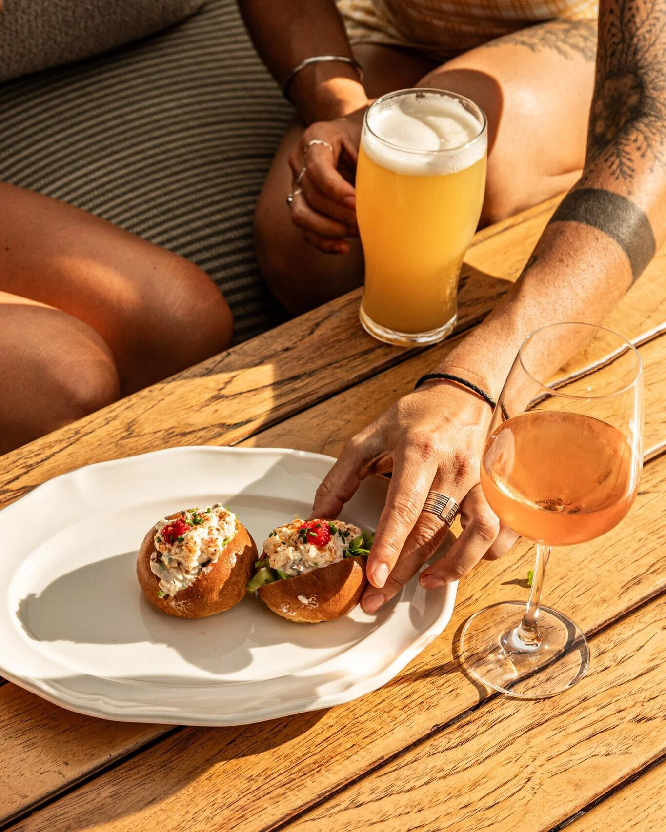 SUNSET SIPS 🍸✨
mon&ndash;fri, 4-6pm

$8 house wines
$12 Aperol Spritz, Margaritas &amp; Negronis
$10 pints
$12 lobster rolls