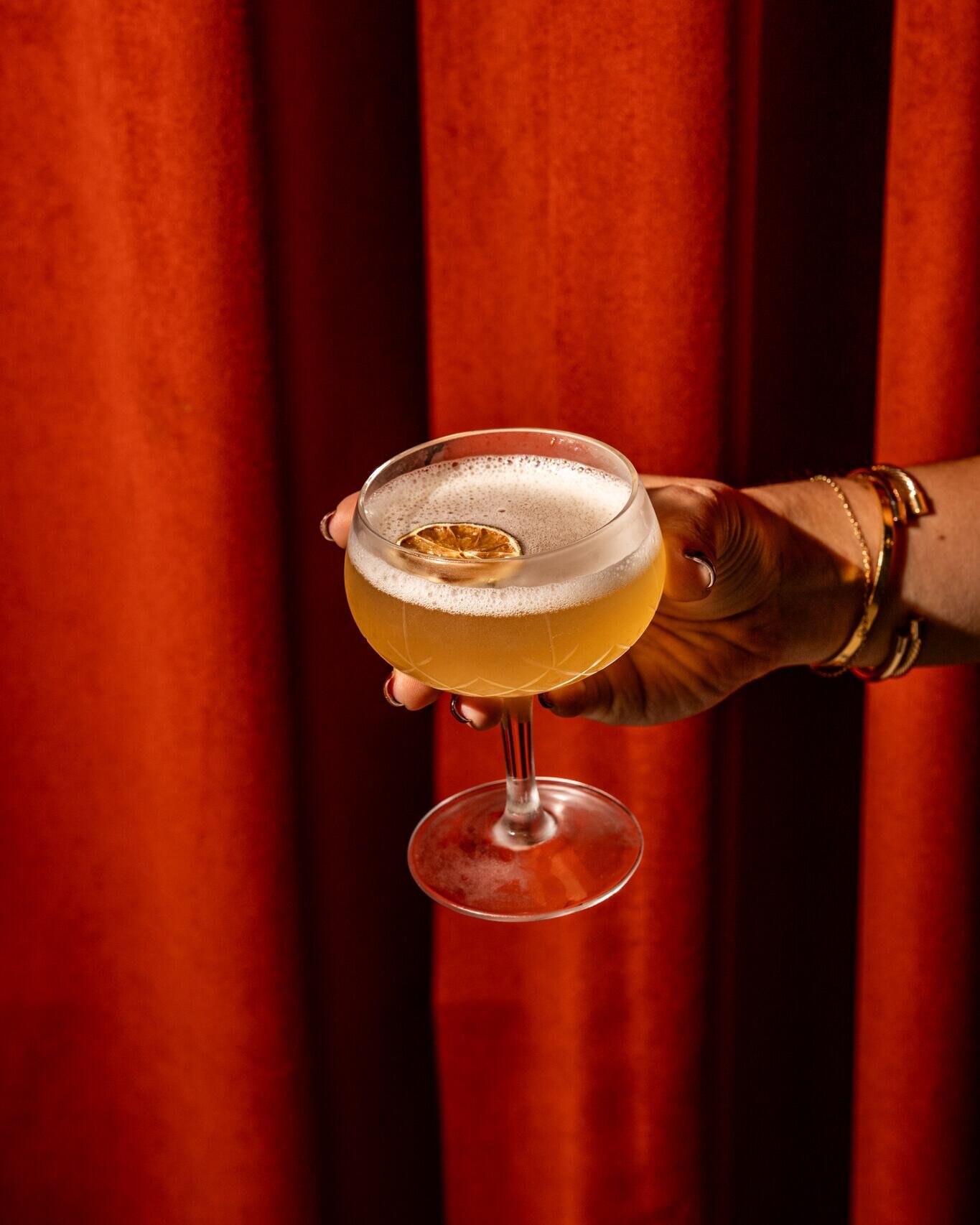 Cocktail in hand, weekend officially on 🍸✨
We&rsquo;re open all weekend til late with food, drinks, DJs and unbeatable views of Vivid Sydney lighting up the harbour.