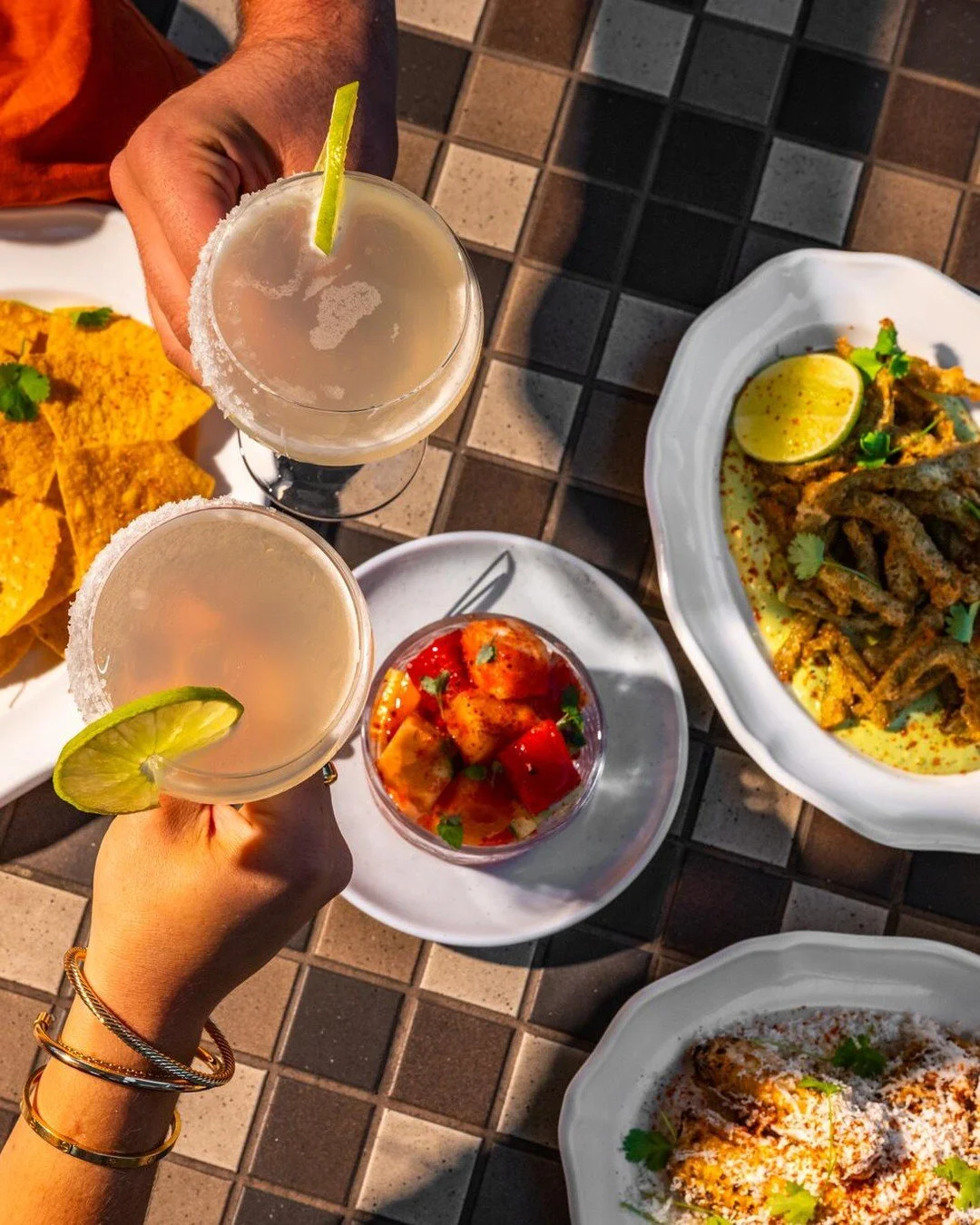 Fiesta spread, rooftop views &amp; $12 margs during Feliz Hour (5-7pm) 🌮🍸