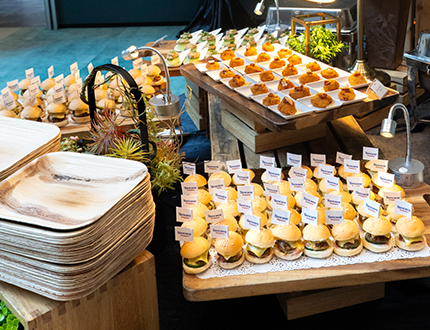 LAVISH_Cocktail-Canape-Buffet.png