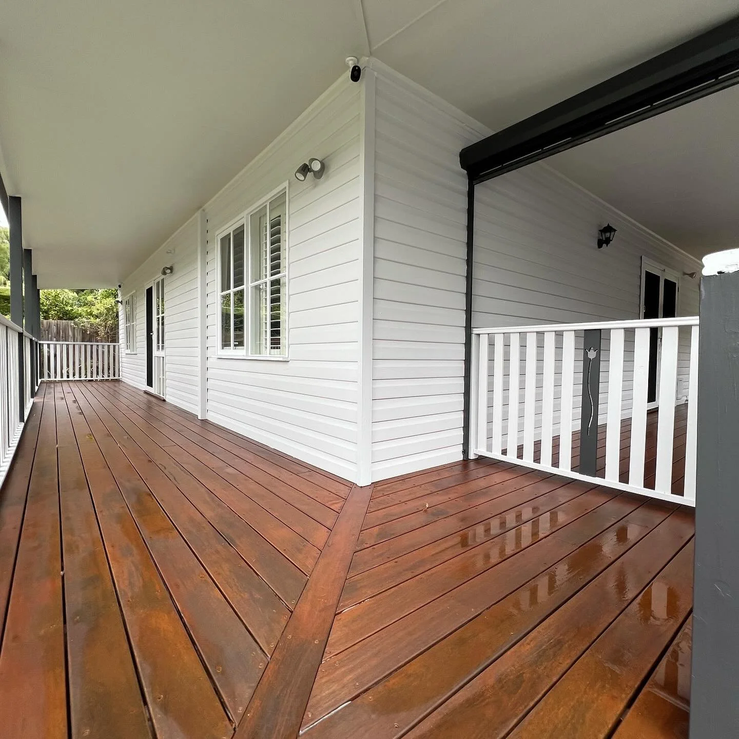 Fresh Deck Stain 🍂🤎 Is it time to give your Decking some attention?