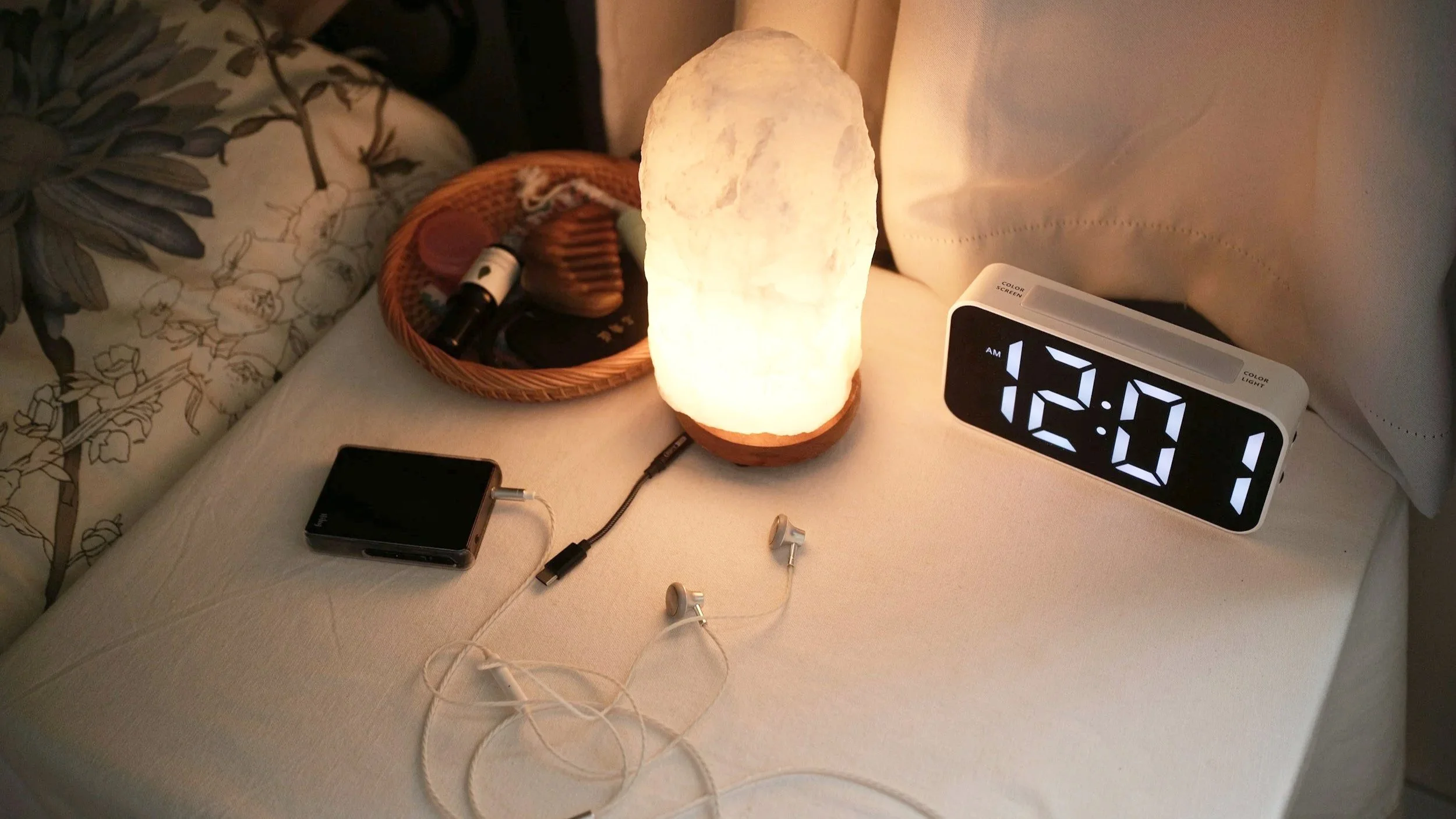 I’m Tired But I Can’t Sleep — What’s Actually Going On