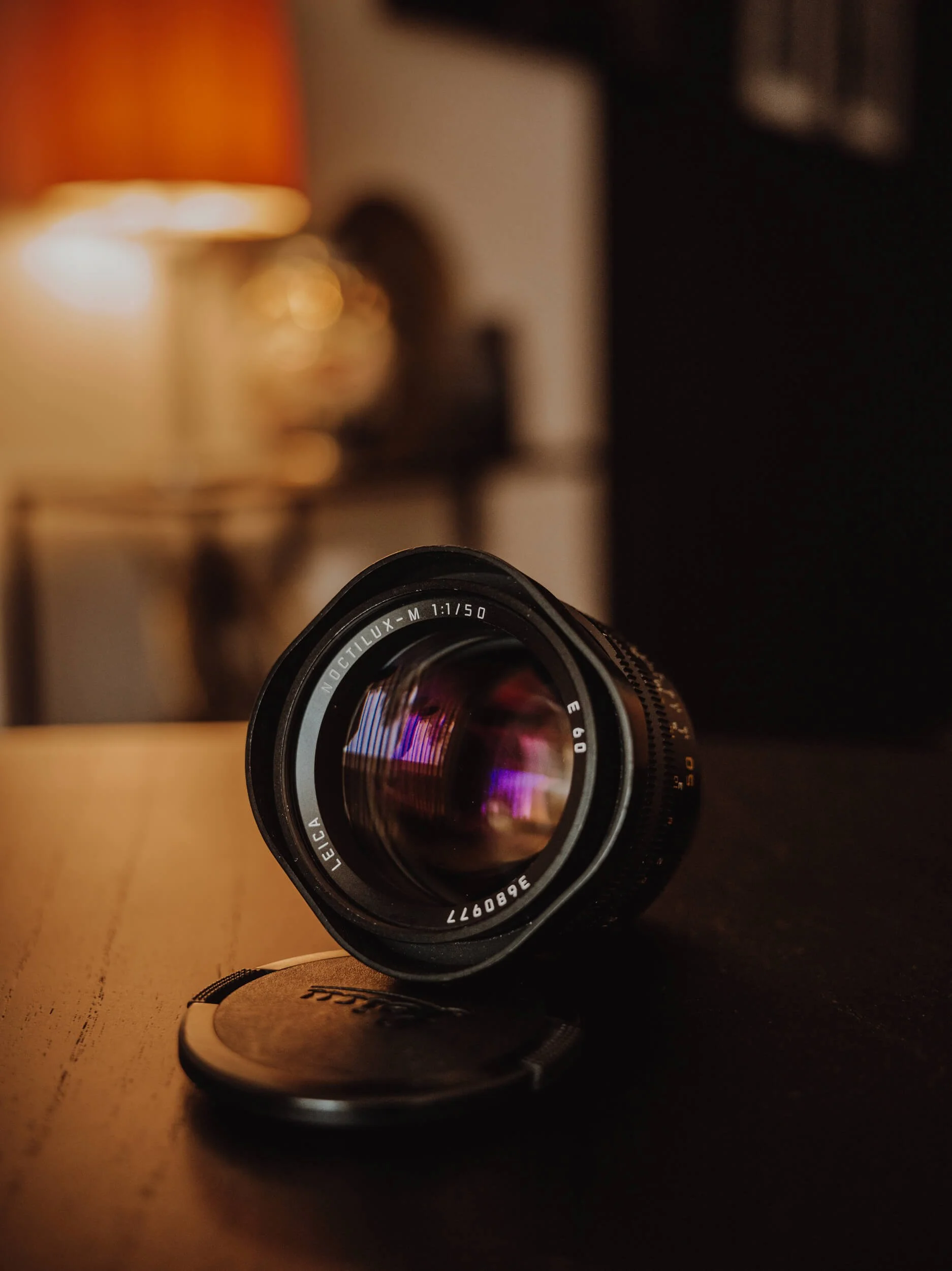 Leica Noctilux 50mm f/1 v4 coating detail close up by Milan Swolfs