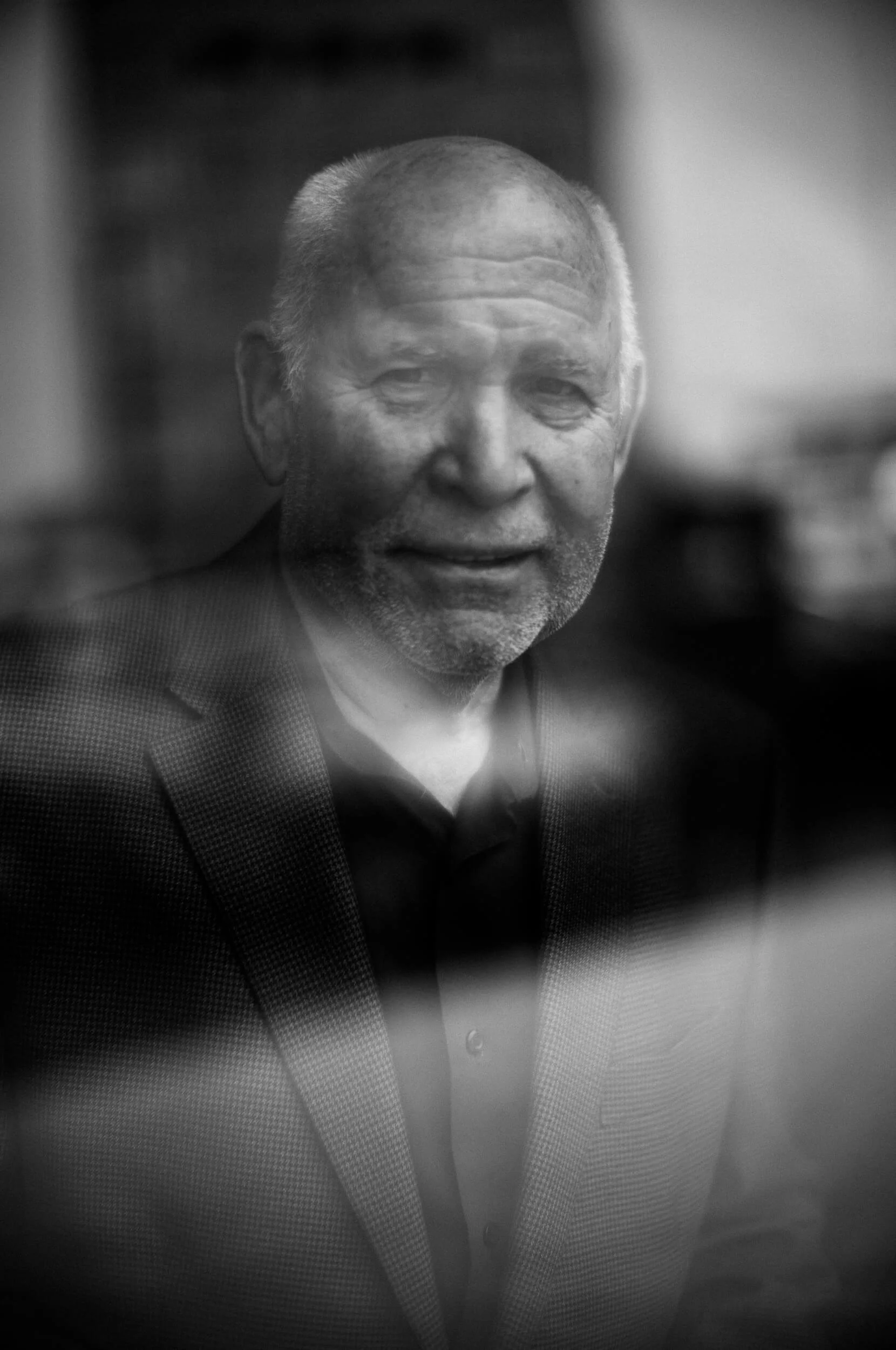 Portrait of Steve McCurry shot with Leica Noctilux 50mm f/1 on Leica M11 Monochrom by Milan Swolfs