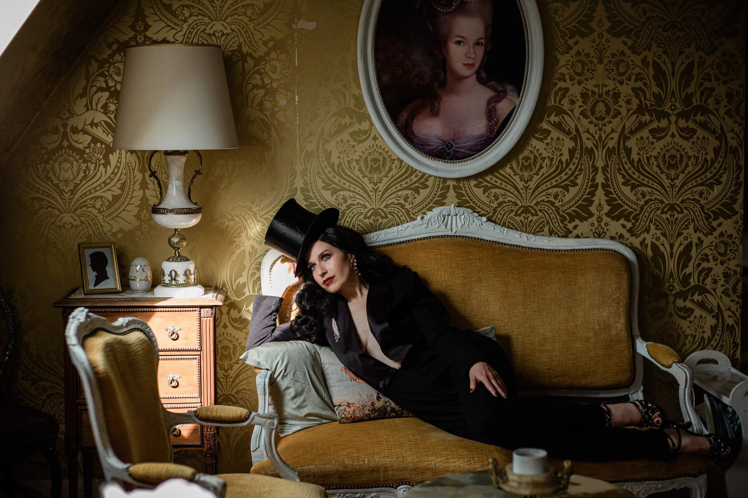 Leica Noctilux 50mm f/1 cinematic portrait of Kirby Marzelle in Paris by Milan Swolfs