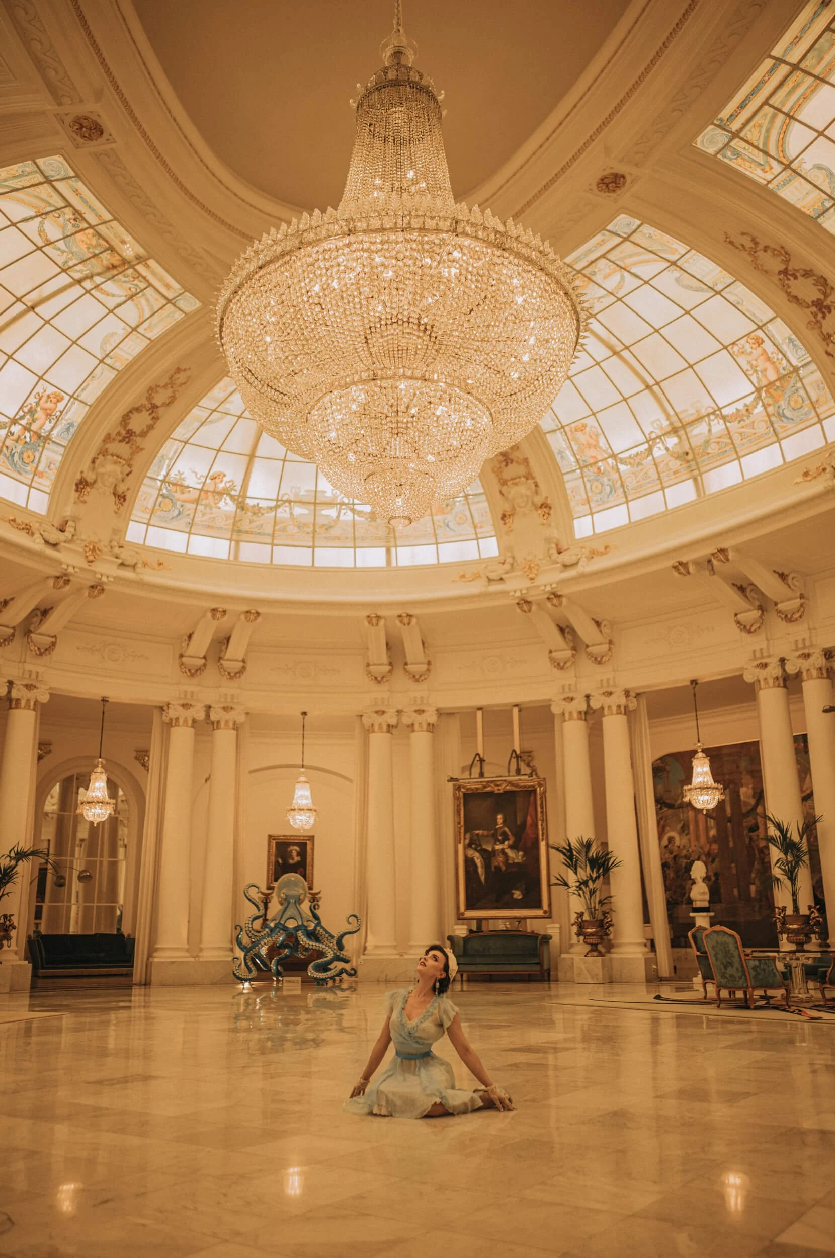 Letizia in Hotel Negresco grand hall chandelier shot with Thypoch Simera 28mm f/1.4 II Leica M11-D
