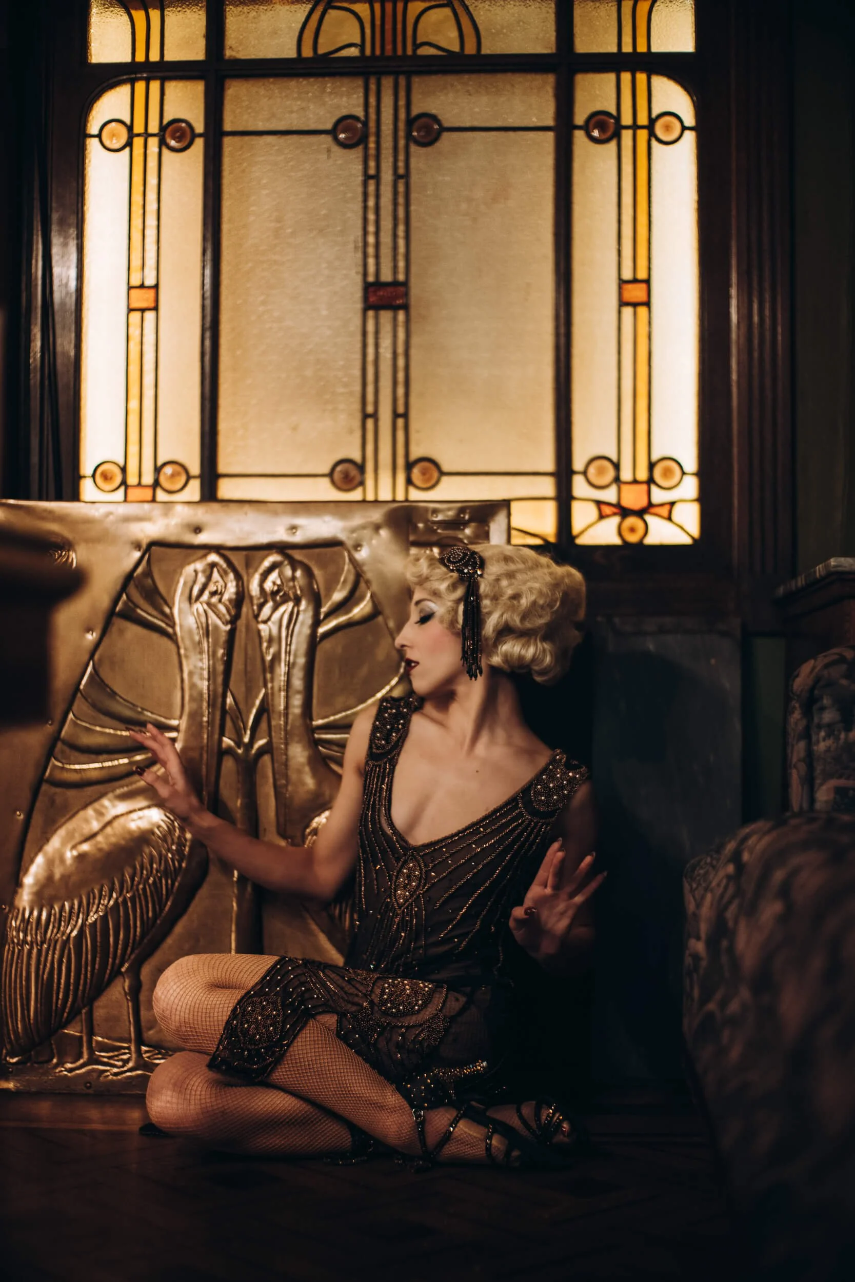 Leica Noctilux 50mm f/1 v4 Art Deco portrait of Chanelle De Mai on Leica M10-P Reporter by Milan Swolfs