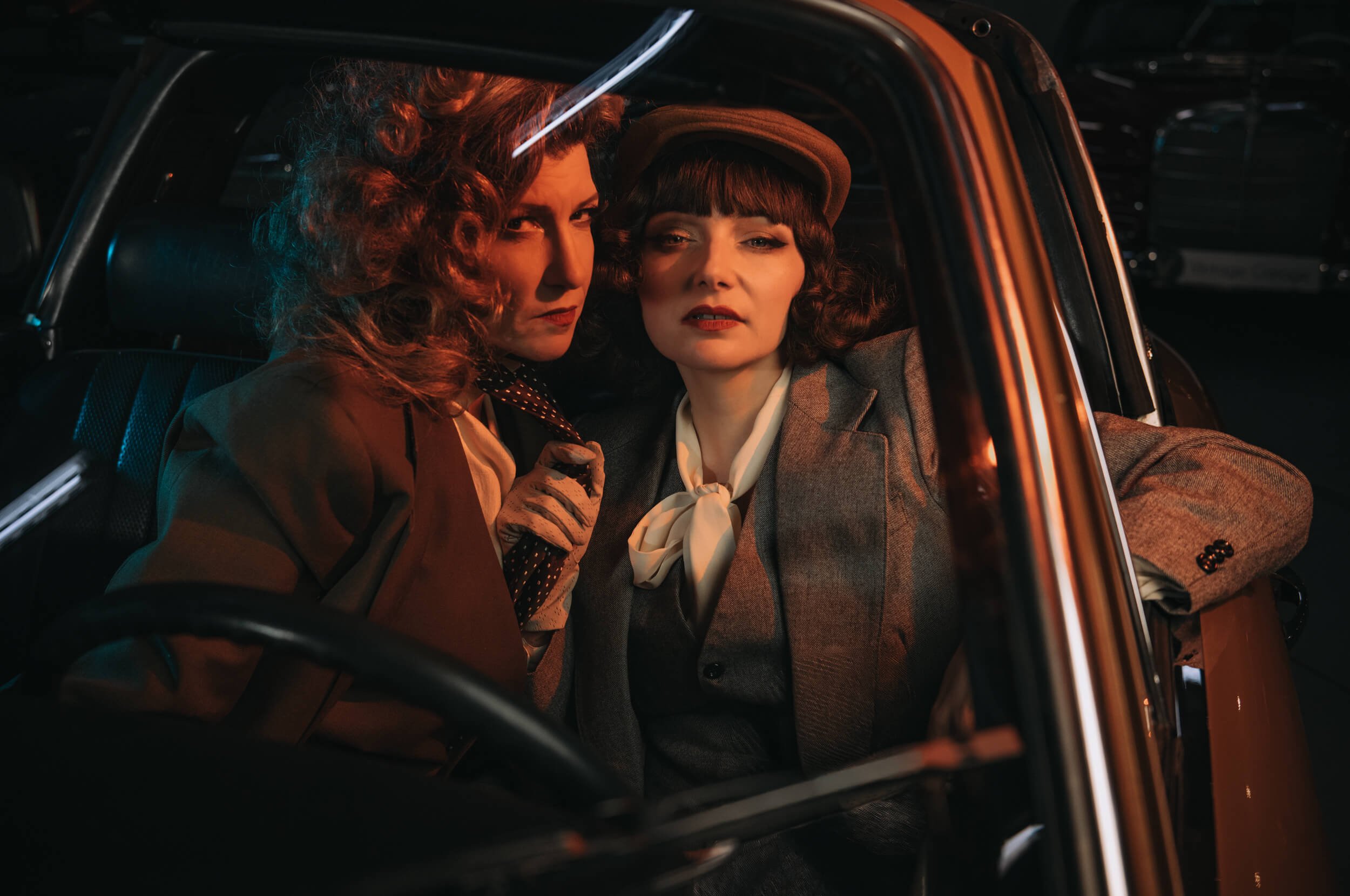 Mamzelle Viviane & Mara De Nudée Zenitar 35mm f1 review by Milan Swolfs