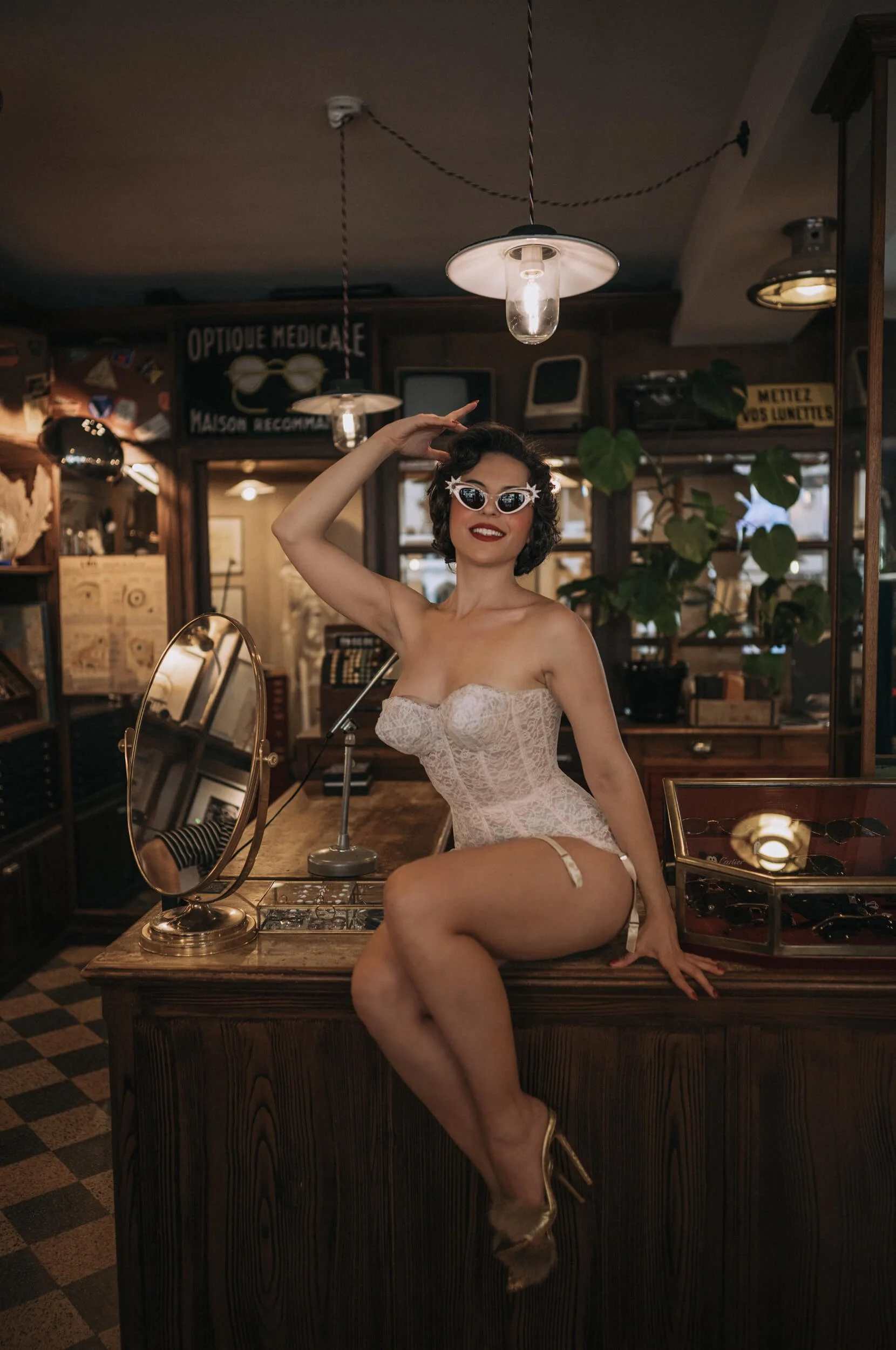 Letizia trying vintage sunglasses at Harrison Opticien Nice shot with Thypoch Simera 28mm f/1.4 II Leica M11-D