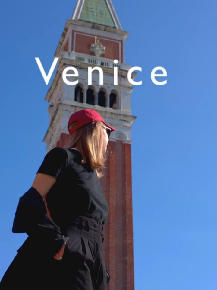 Venezia 

Un weekend a Venezia con lei ❤️
Tra calli, luce dorata e silenzi d&rsquo;acqua &mdash; ogni passo sembrava un piccolo miracolo quotidiano.

Bacaro tour included...

#Venezia #WeekendRomantico #ViaggioInCoppia #ScorciItaliani #VeneziaMia #It