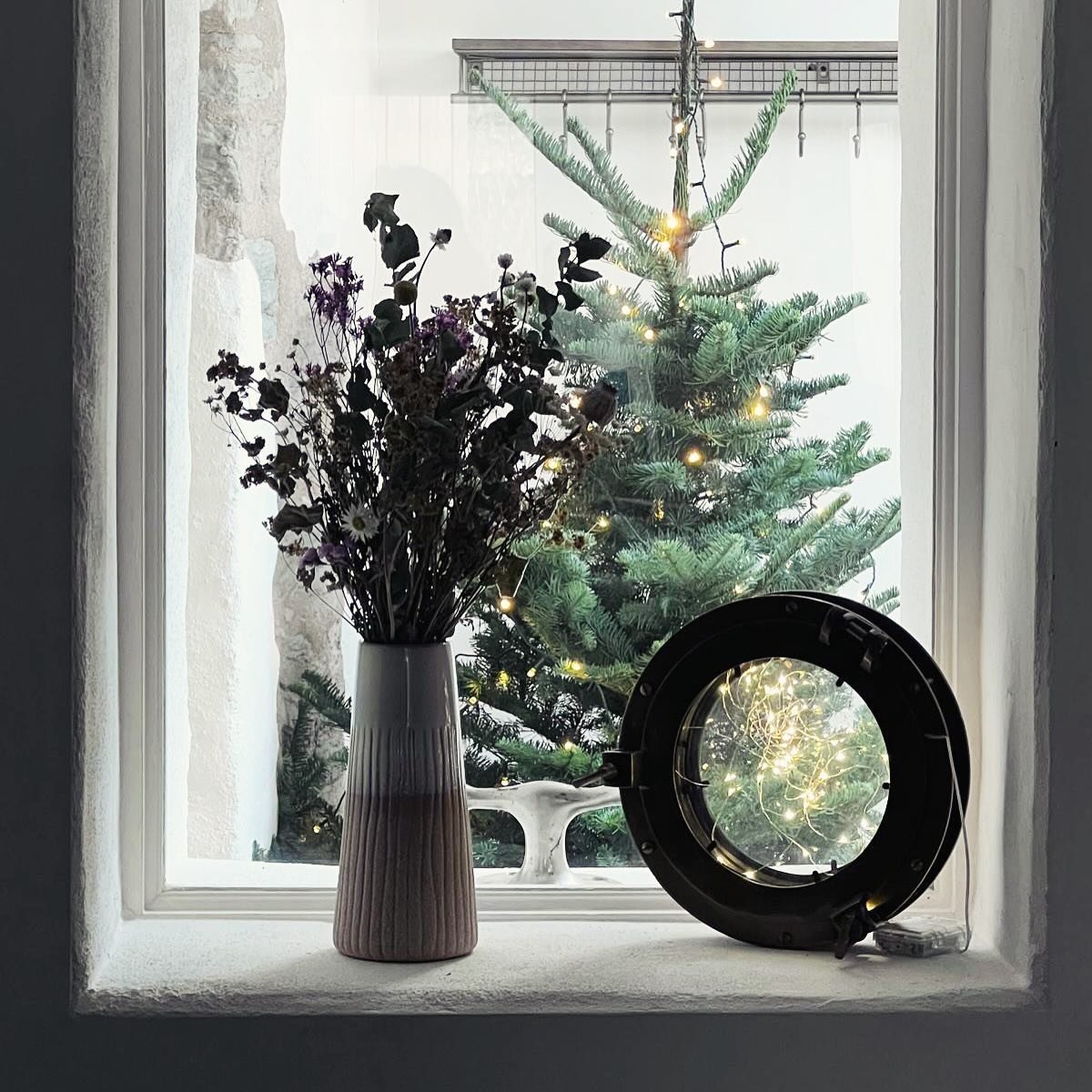 The cottage is all set and ready for our Christmas guests. 🥰