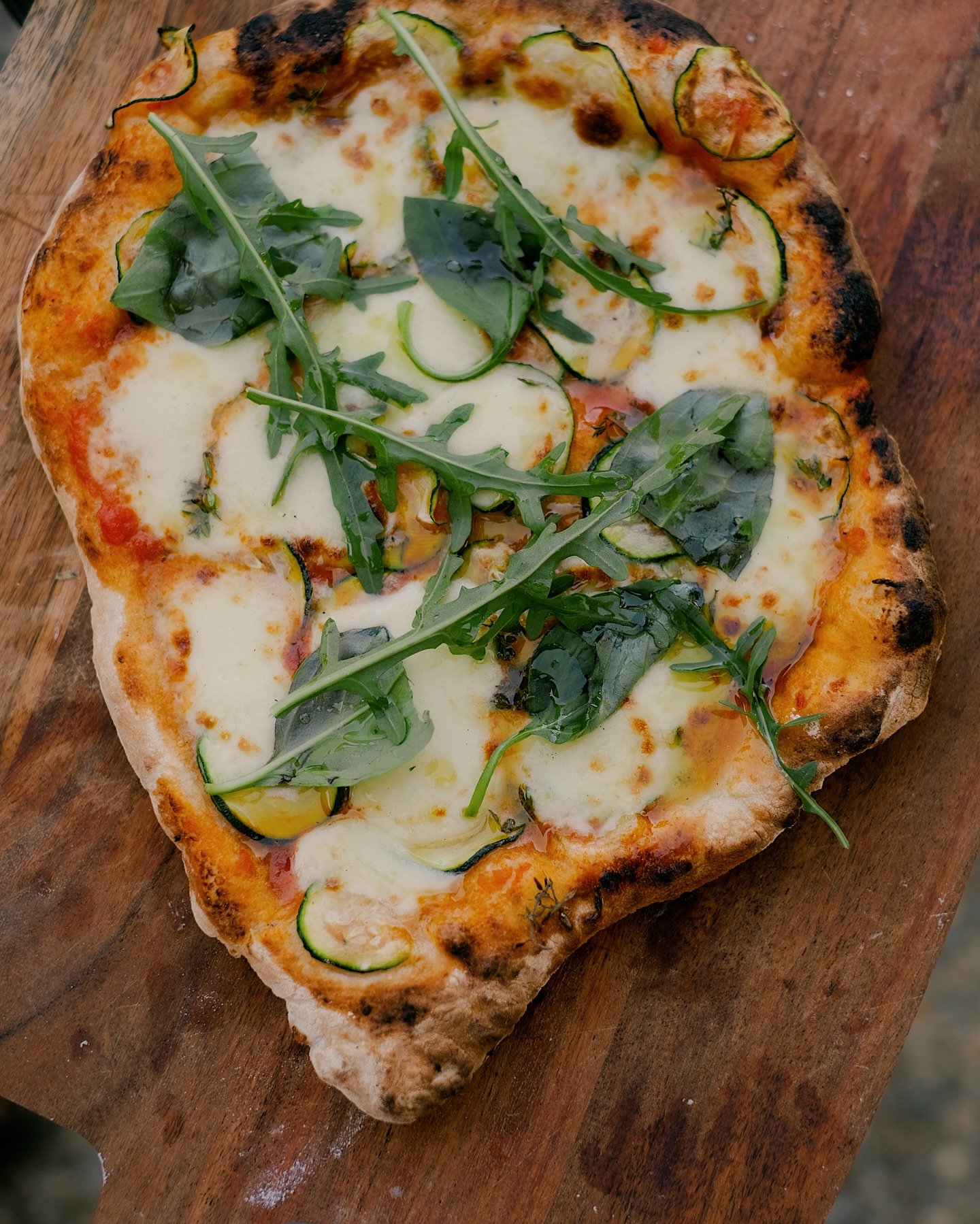 Pizza night at Verde Verde ✨ After our Flavors &amp; Textures workshop you&rsquo;ll combine pizza toppings (and combine all kinds of dishes really) like never before✨

Still a few spots left for our September retreat - read more and book via link in 