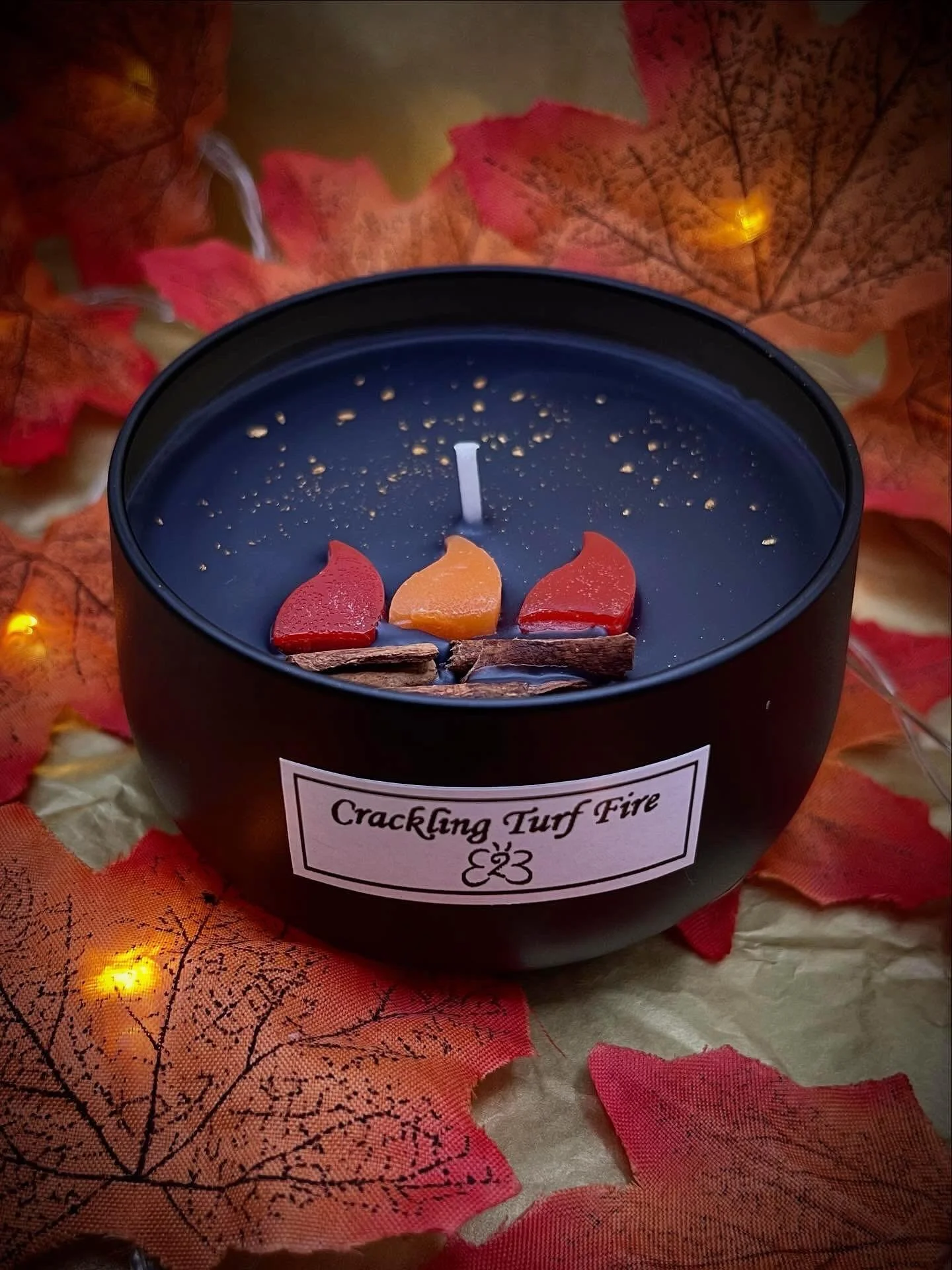 Crackling Turf Fire Candle 🪵🔥 Link in bio ⛓️