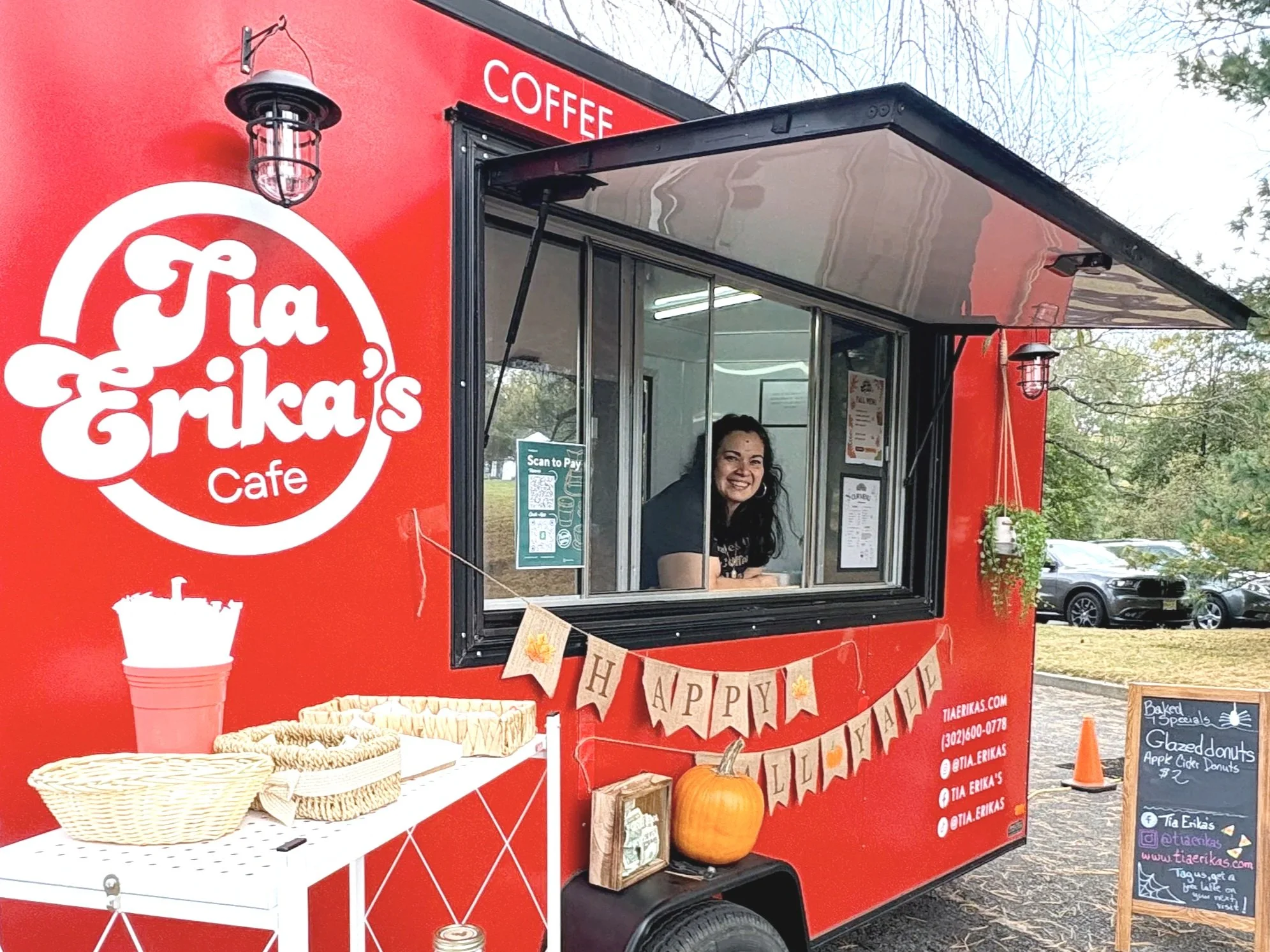 Tia Erika serving coffee