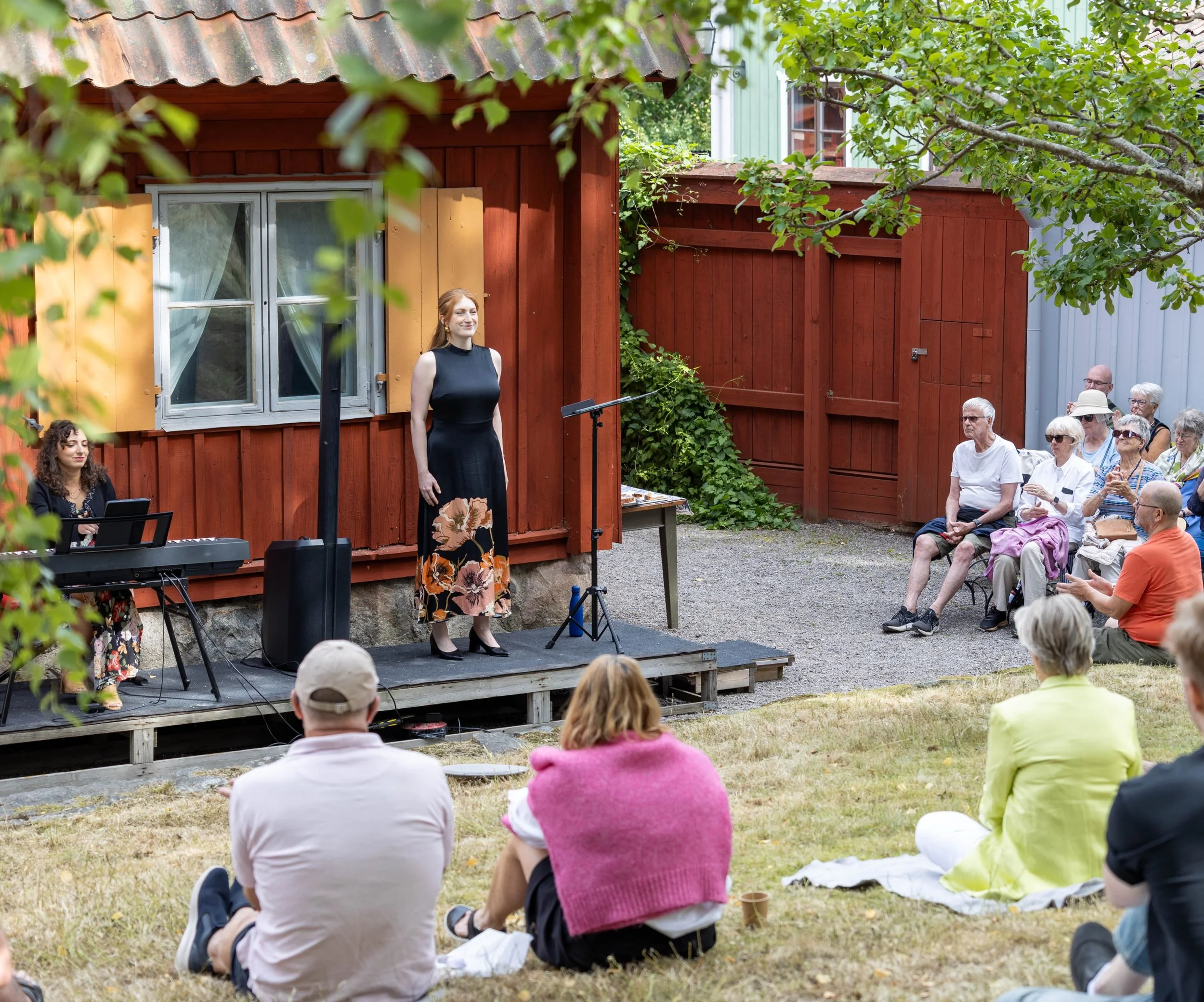 Tusen tack till Sara Flod&eacute;n, Kulturhistoriska f&ouml;reningen och Josefin Agnekrans som bj&ouml;d in oss till att ha konsert p&aring; Torek&auml;llberget ut i det gr&ouml;na 🍀☀️🌸

Det var faktiskt kul att f&aring; framf&ouml;ra musik av allt