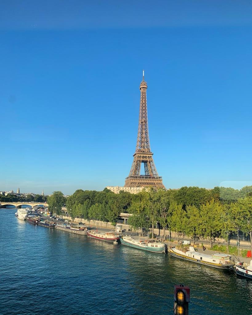 Tour eiffel du metro.jpg