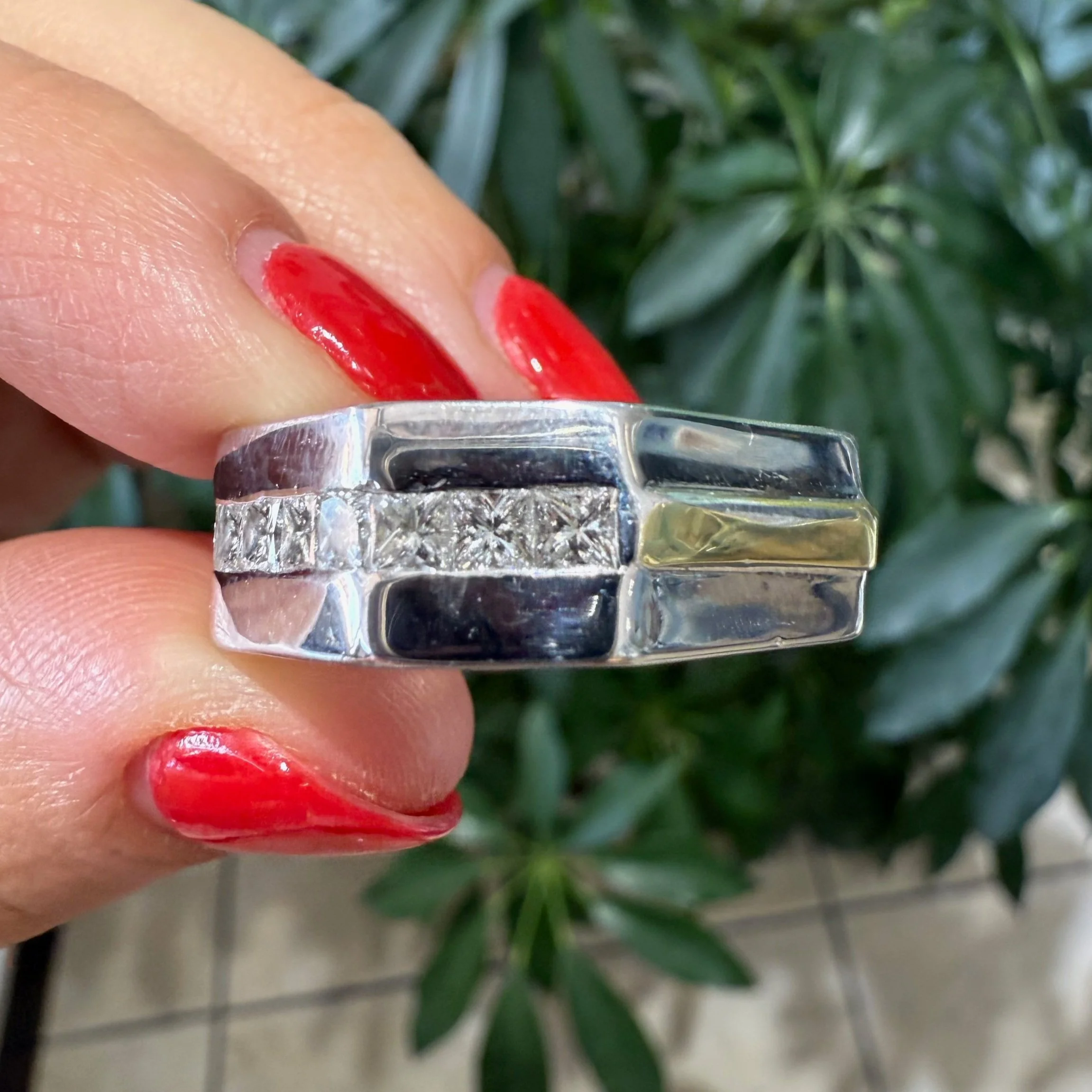 18k White Gold 1CT Diamond Men's Band- Size 10.5