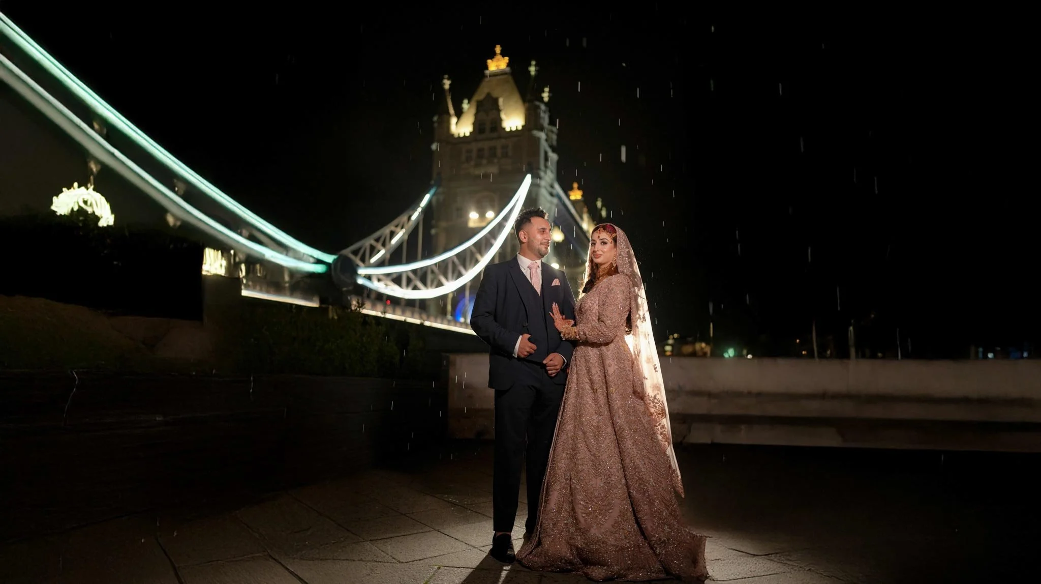 London-bridge-wedding-photography.jpg