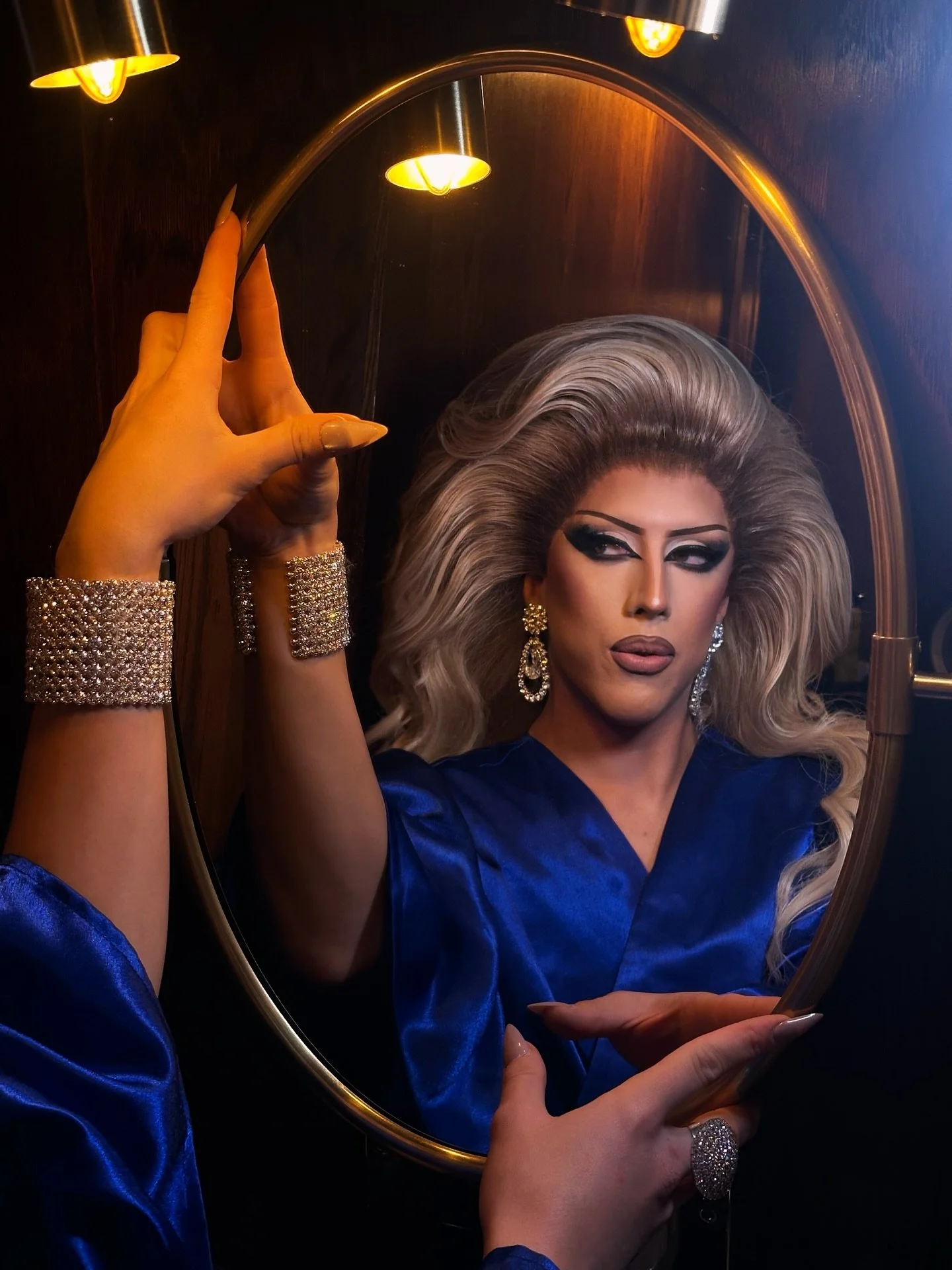 The life of a showgirl 🍷
*******************************************
******************************************* 
No because why is this the most GLAMOROUS STUNNING GORGEOUSNESS I&rsquo;ve felt in so long. In love with these pics and had the most fa