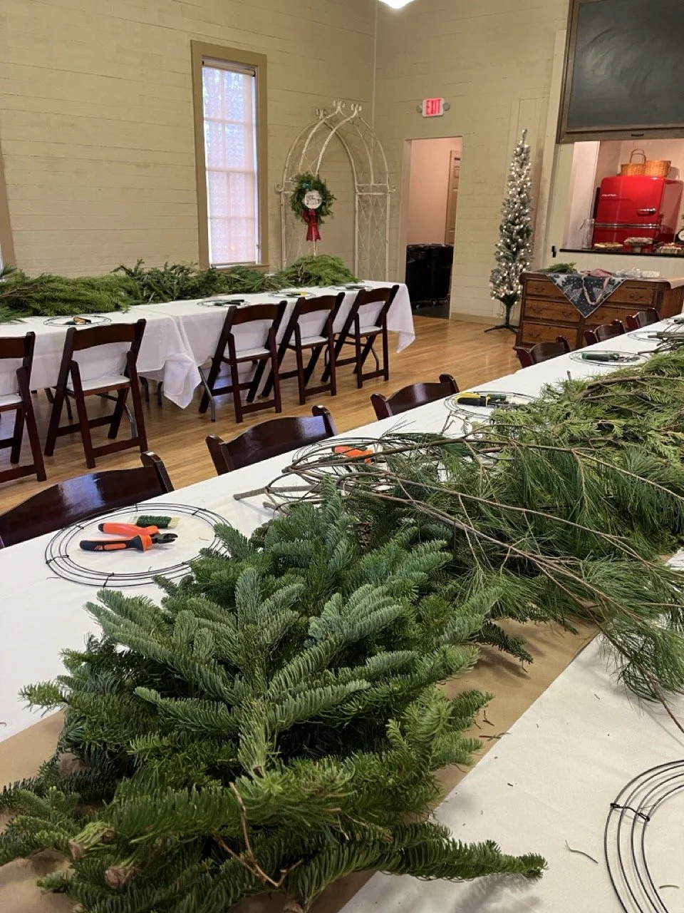 wreath creating.jpeg