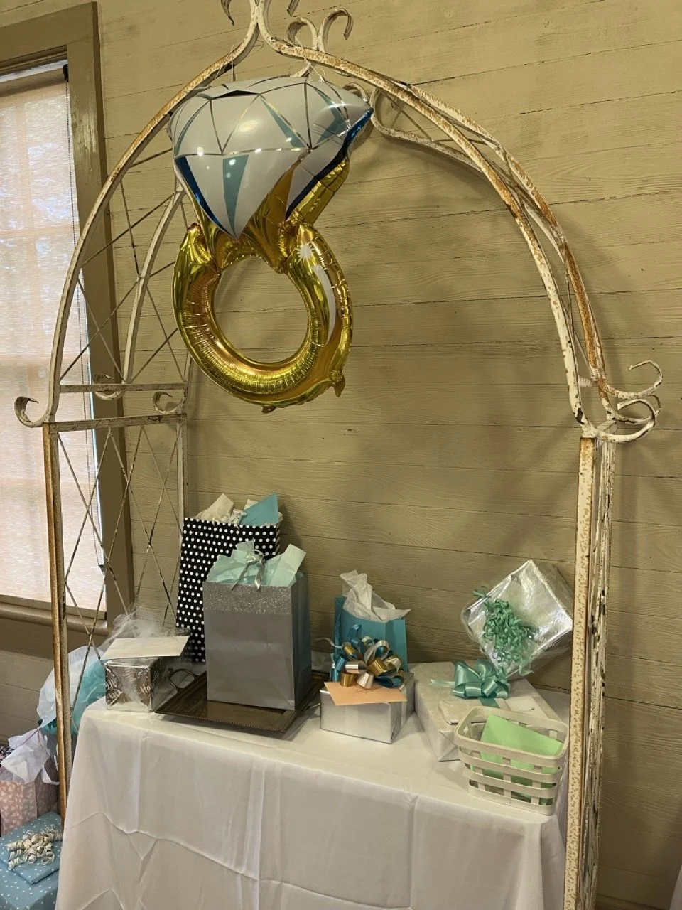 wedding shower arch.jpeg