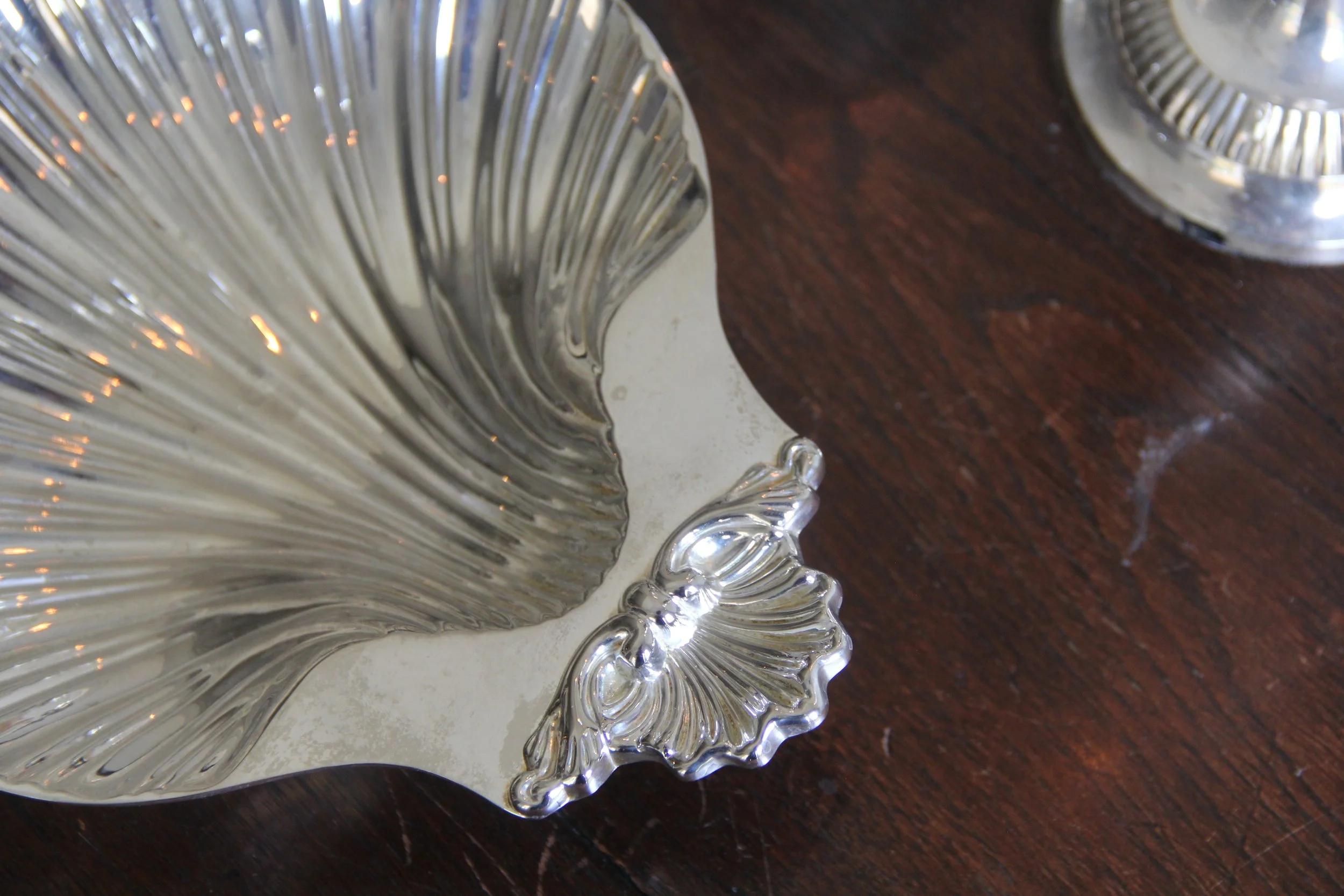 Vintage 1950s Old English Shell Silver Plate Footed Tray