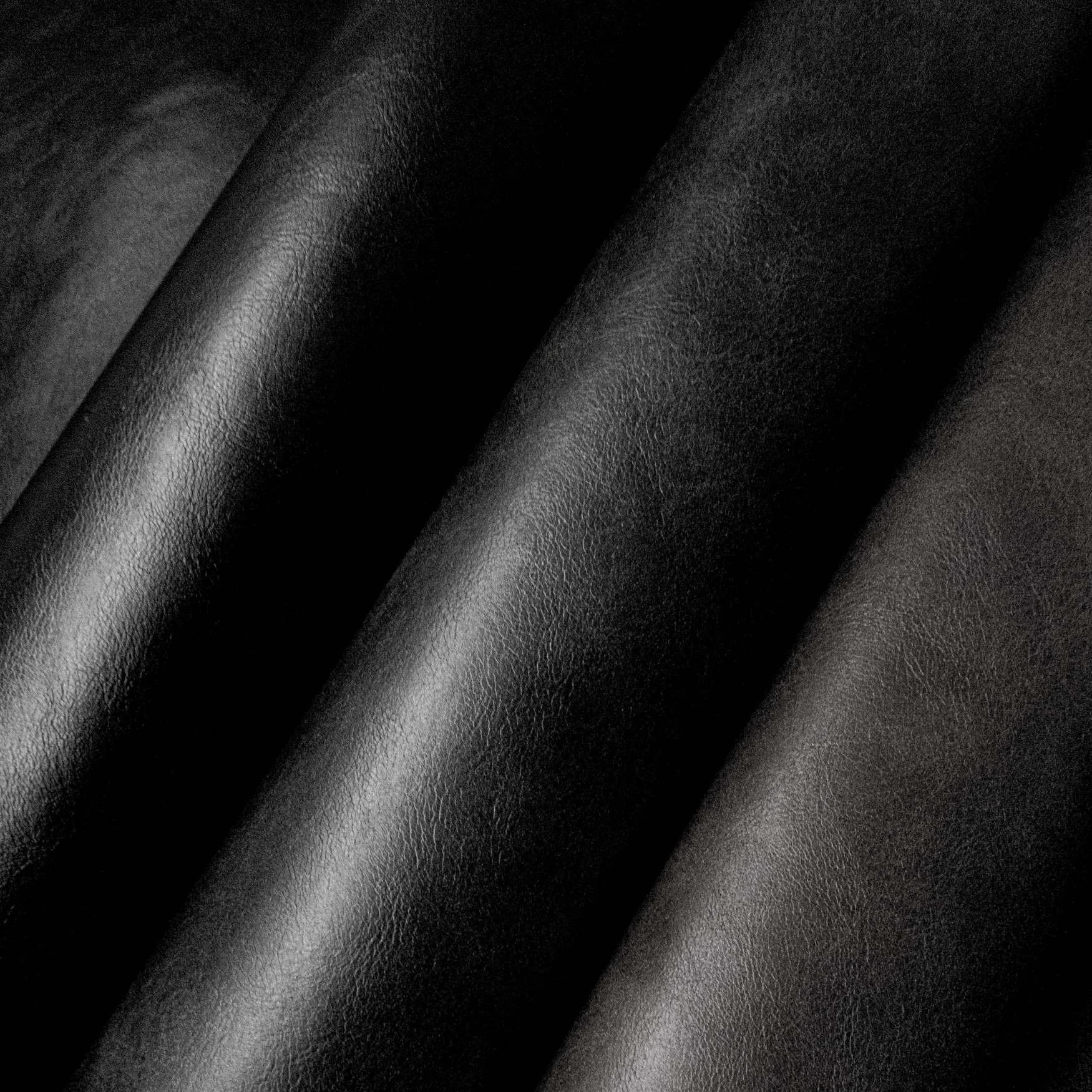 How to Evaluate a Luxury Leather Investment Piece&nbsp;