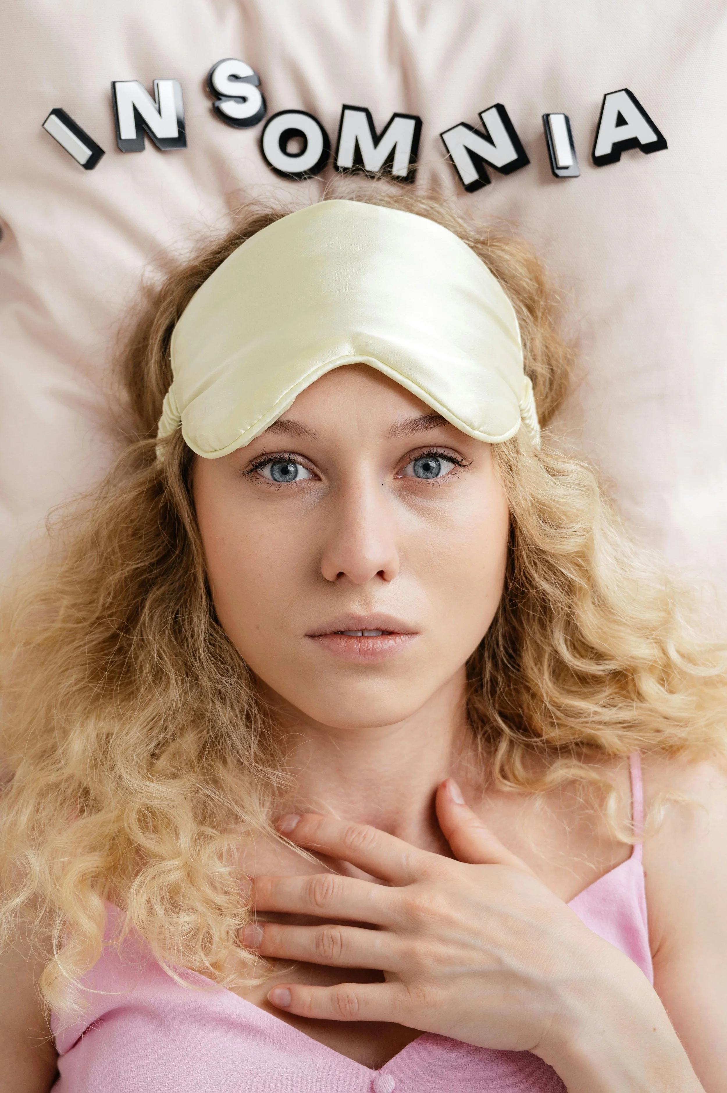 Can’t Sleep Because of Anxiety? Try These Therapist-Backed Sleep Tips That Actually Work