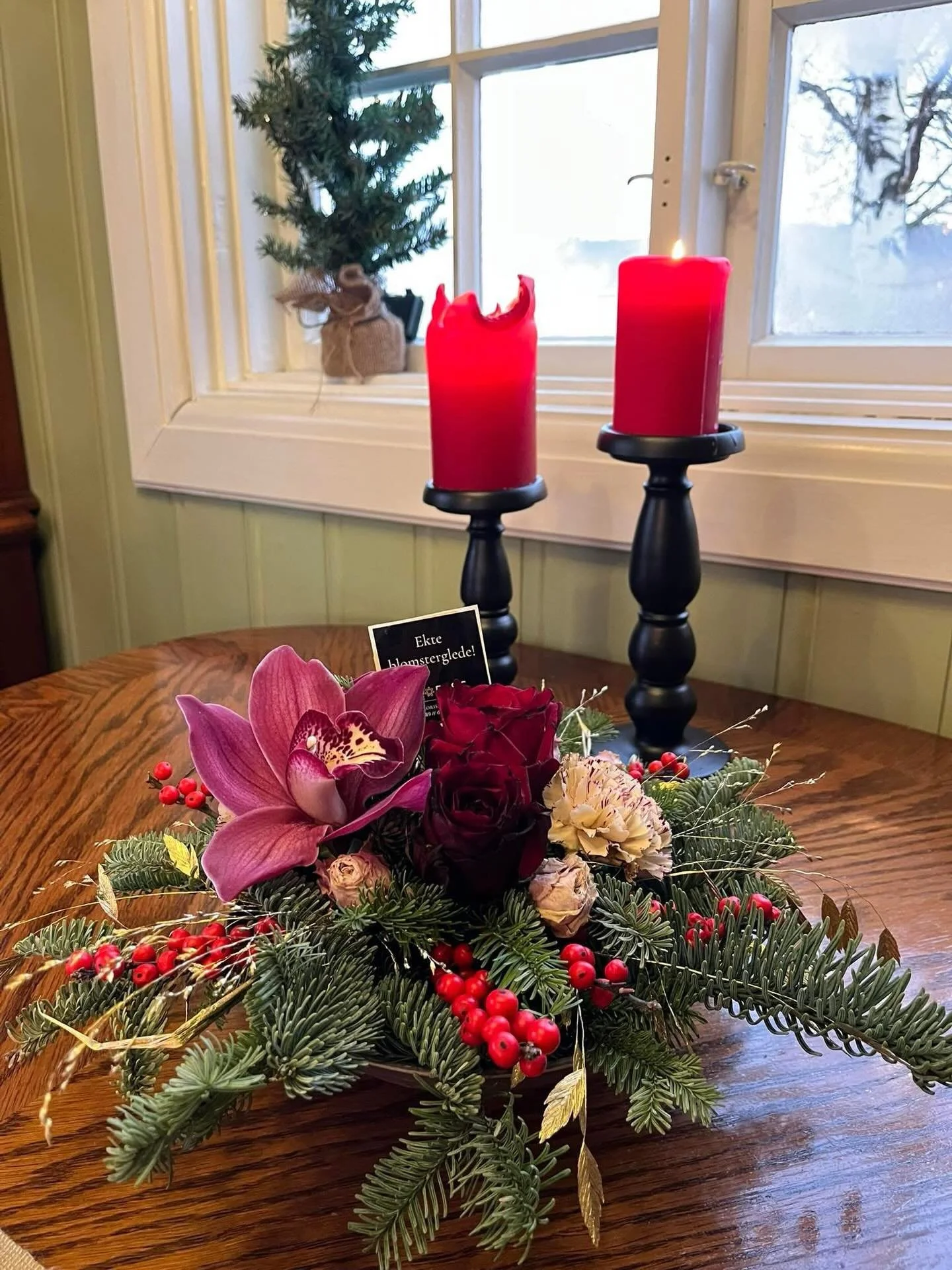 F&oslash;rre helg hadde vi bes&oslash;k av den fine gjengen p&aring; Floriss Domb&aring;s og dei sette att denne fine oppsatsen til oss 🥰