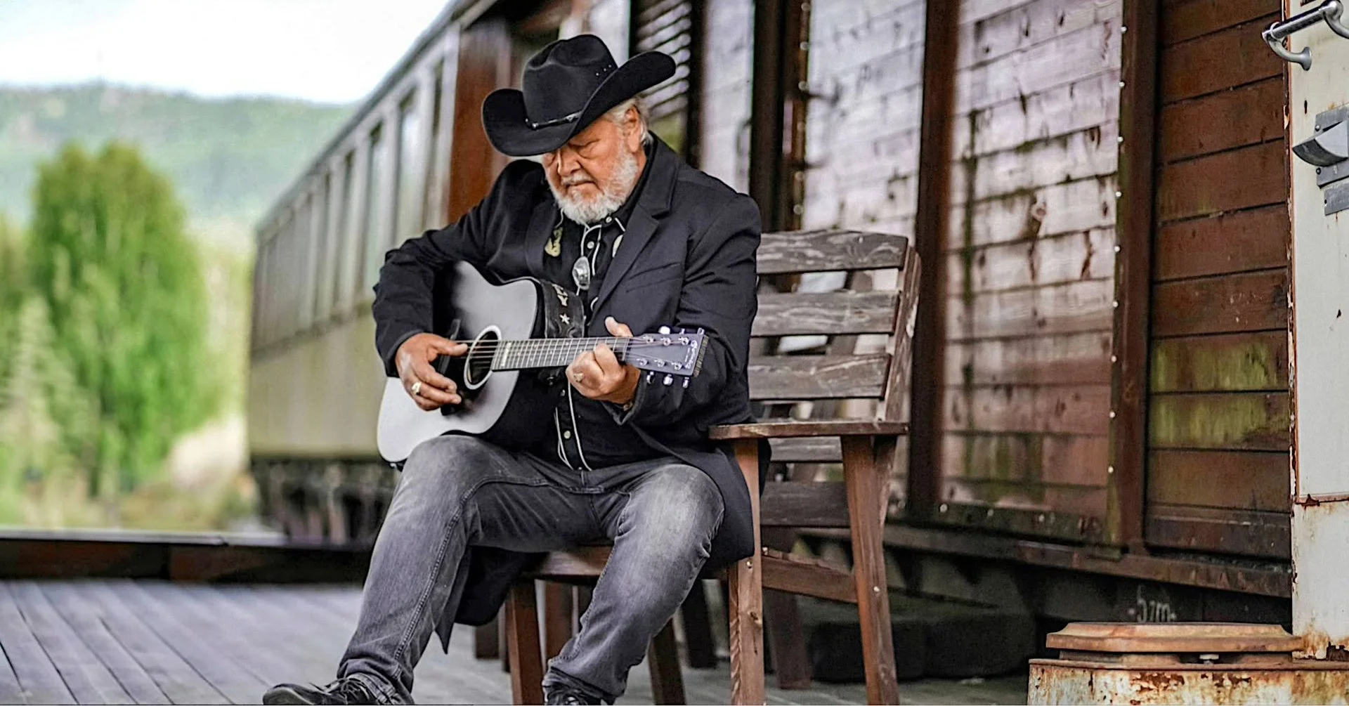 Pubkveld med trubadur Arly Karlsen