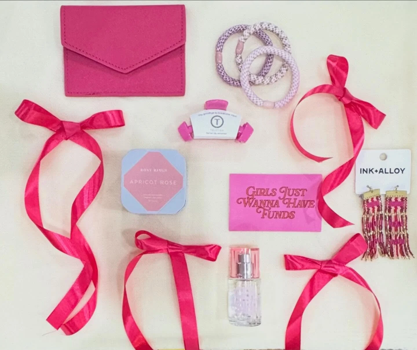 Pink Friday faves that make treating yourself and gifting a breeze 💕✨ From statement jewelry to irresistible perfume, discover the cutest treasures only at Lou Lou&rsquo;s! 💖 
.
.
.
#pinkfriday #shoplocal #shopsmall #accessories #fashion #jewelry