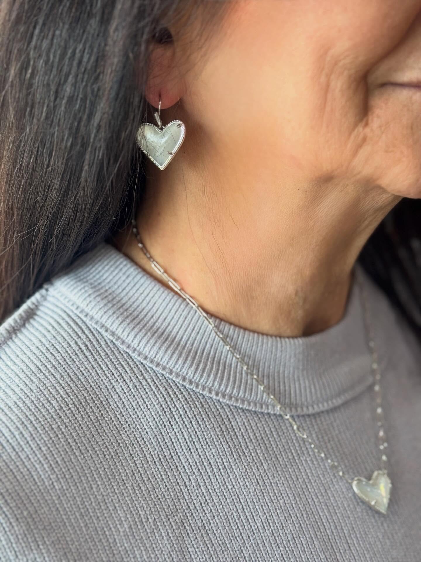Kendra Scott dropped their Valentine's Day collection and the statement hearts have stolen our hearts! Stop by to shop our newest pieces! 
.
.
.
@kendrascott 
#kendrascott #jewelry #valentines #heart❤️