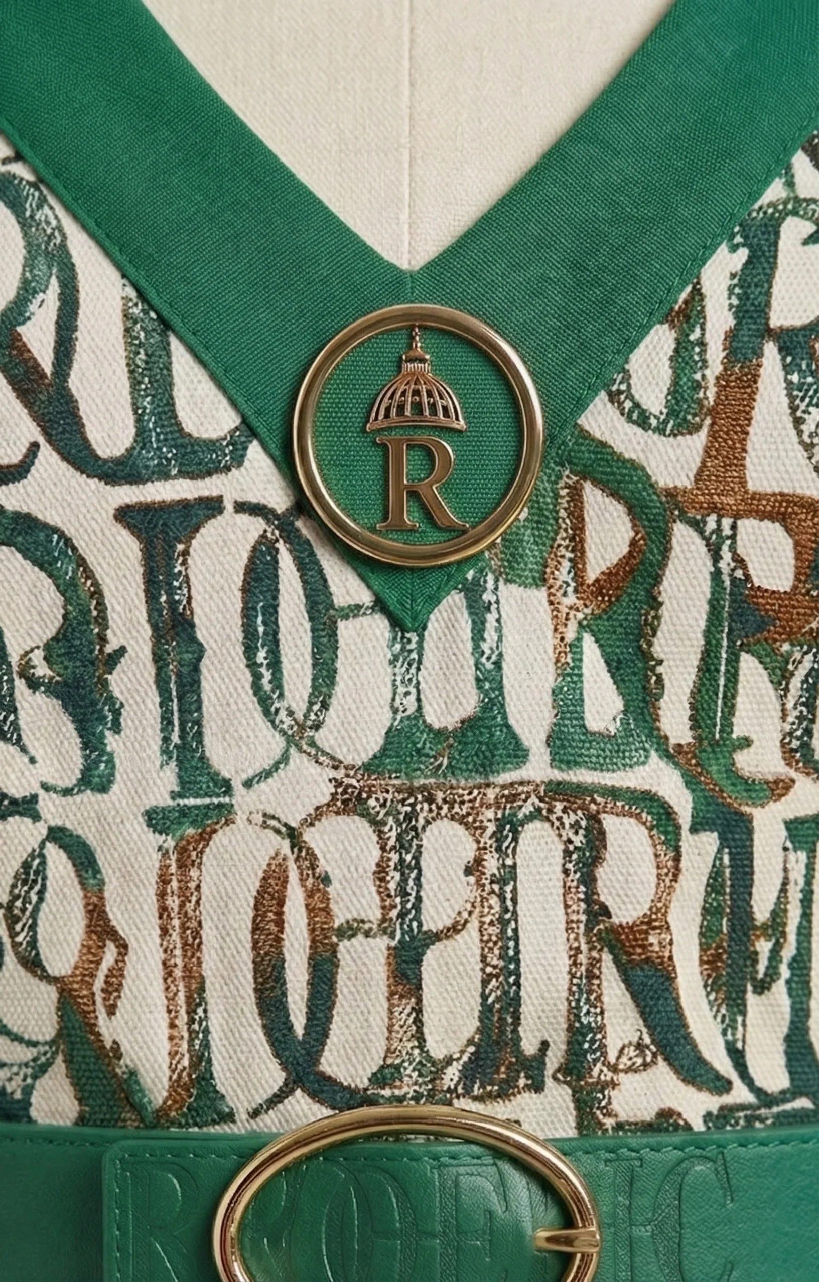 detalle vestido logo.webp