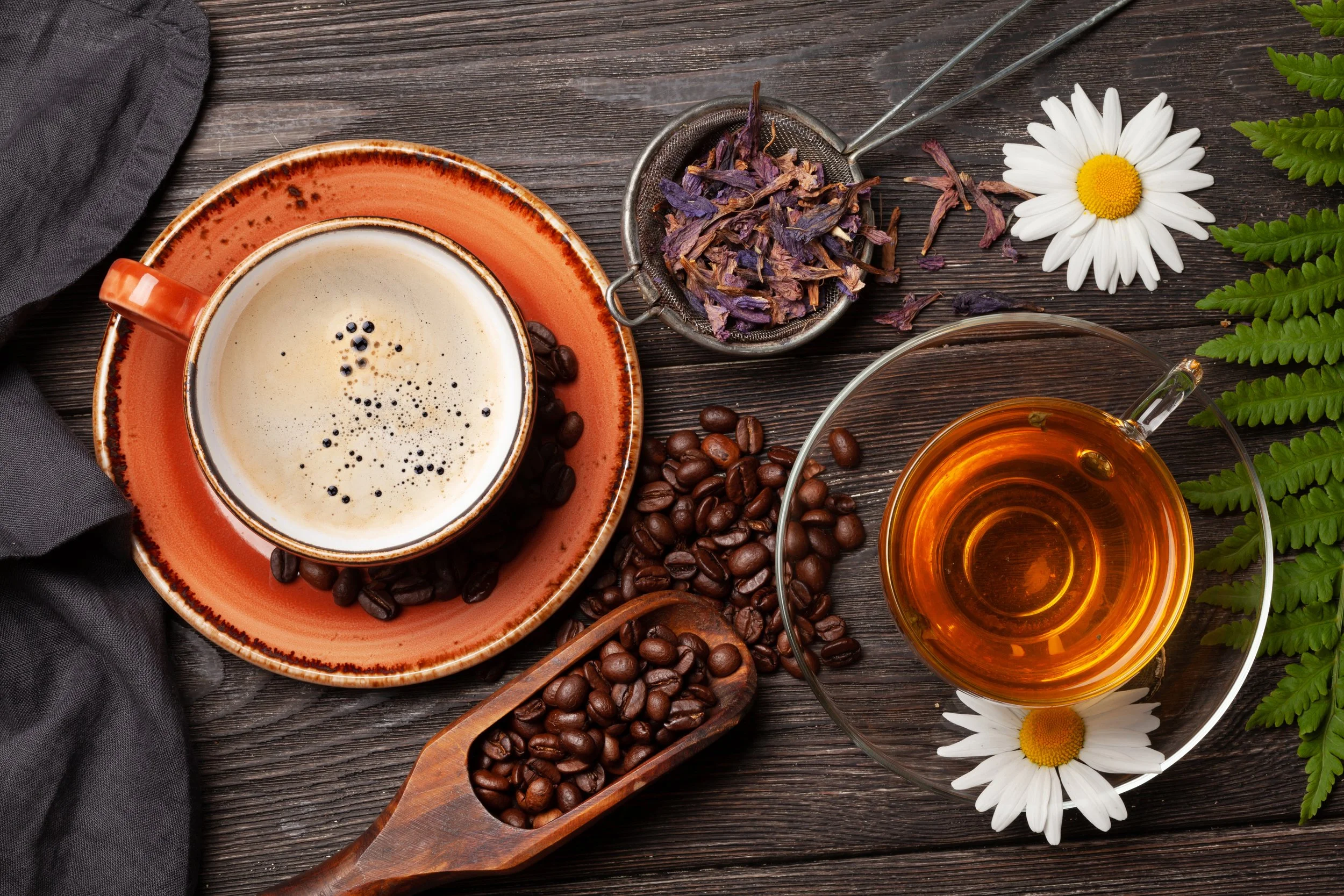 Your Morning Coffee and Tea Might Be Heart's Best Friends: New Research on Polyphenols