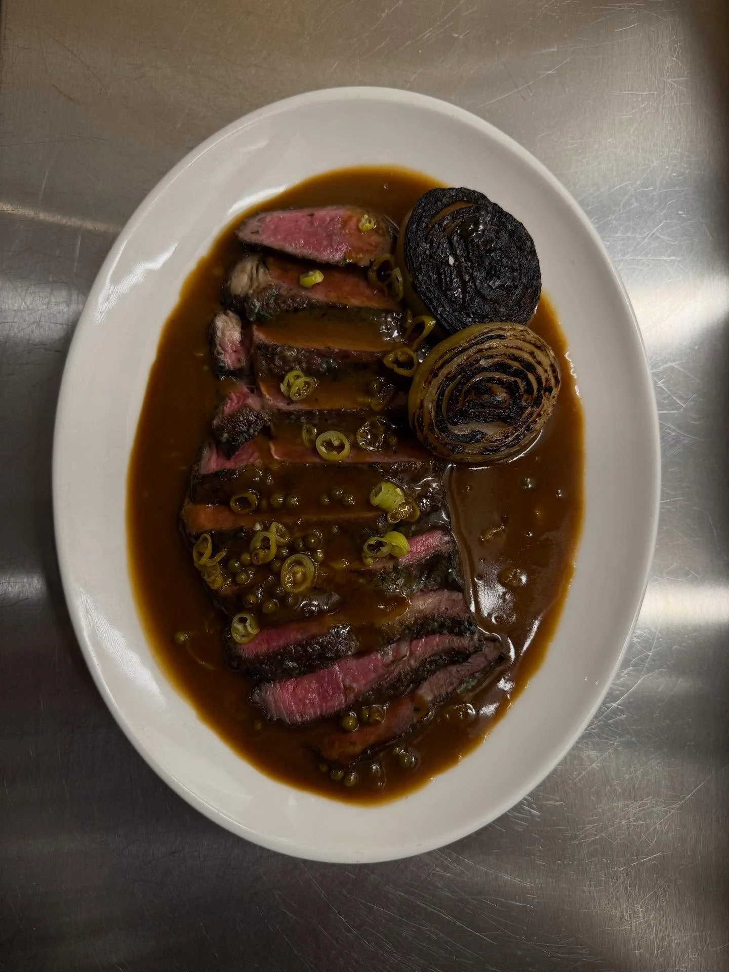 Steak is back !!! 
We&rsquo;re so excited to bring you another special on this weekend - BBQ 10oz Scottish Ribeye doused in green peppercorn and guindilla sauce served with sweet caramelised Roscoff onions! This dish is rich and smoky, with its lusci
