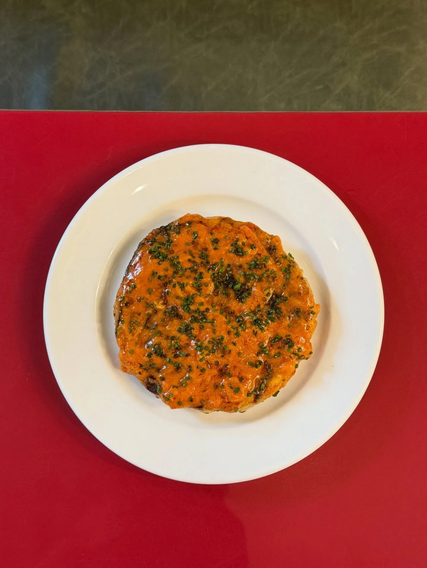 Our new flatbread combines some of our favourite ingredients on top of our infamous BBQd dough - Whipped Sobrasada and Mascarpone topped with Aleppo Honey 🍯 

#glasgowfood #glasgowrestaurant #winebar #glasgowwine