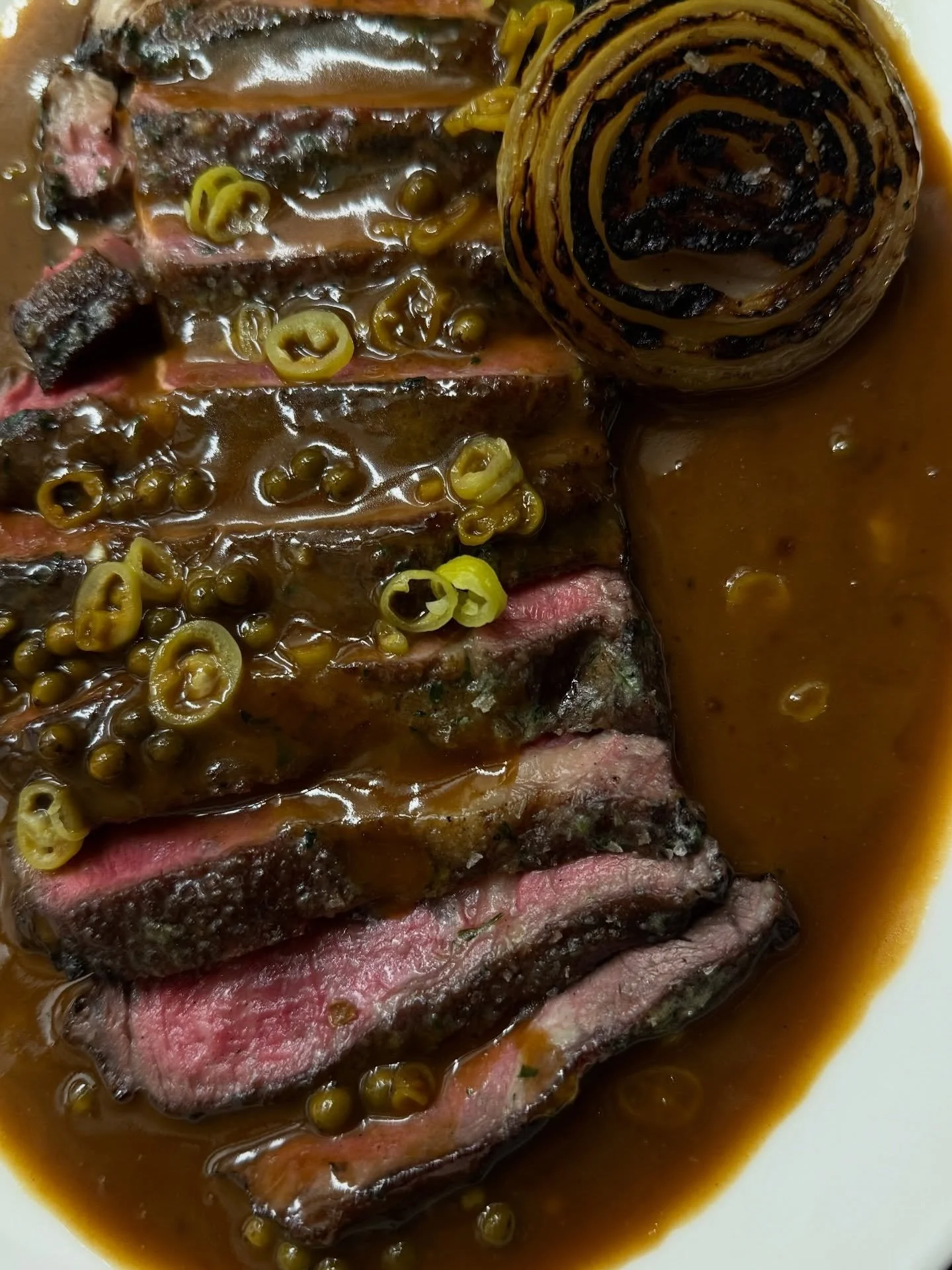 Bringing you in close enough to smell our beloved steak dish for 2 🤤

10oz Aged Ribeye with BBQ Roscoff Onion, Peppercorn and Guindilla Sauce 

Book now via link in our bio !
