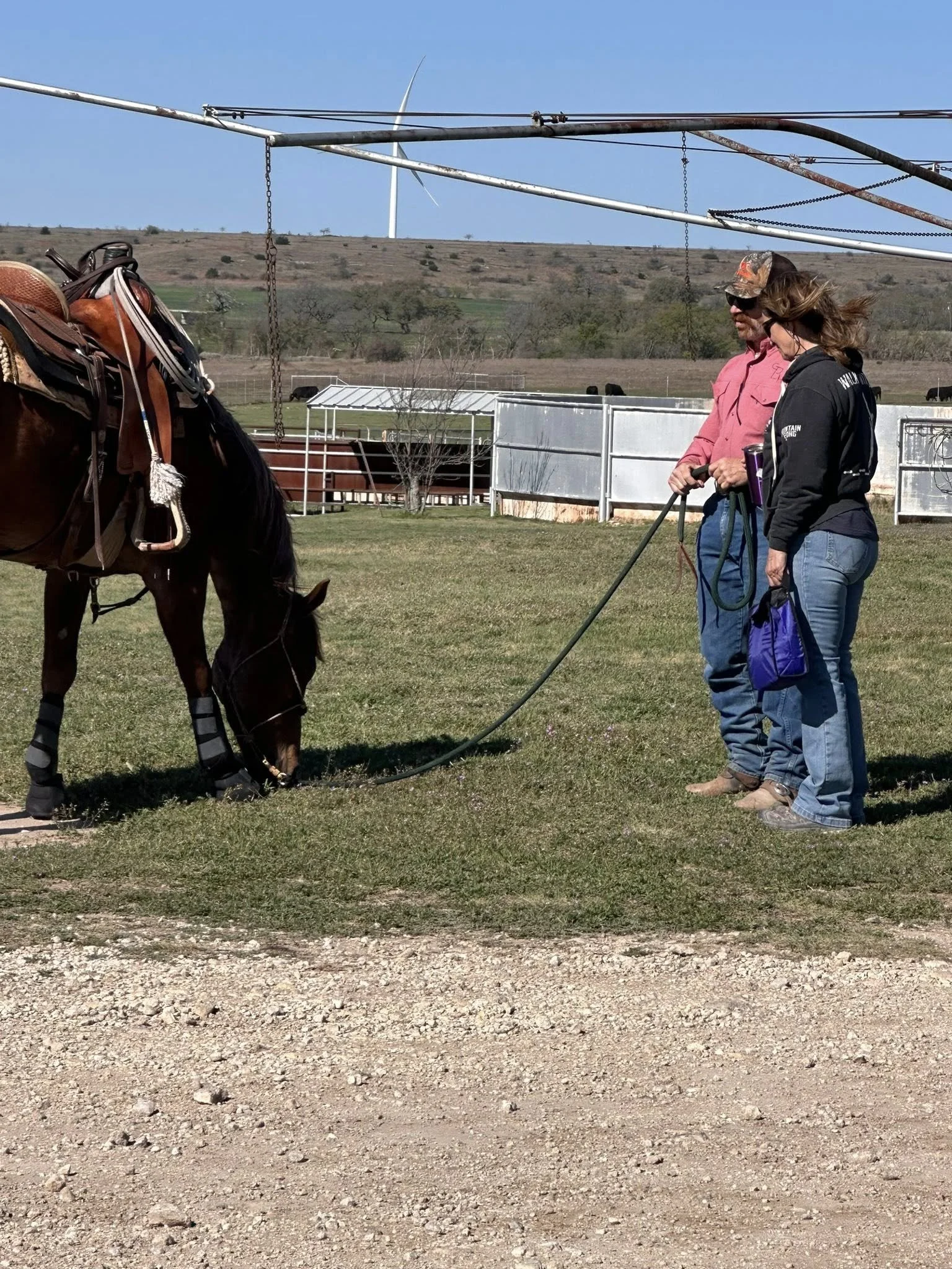 Texas Extreme Photos- Horse Eating- 2026- SF Ranch