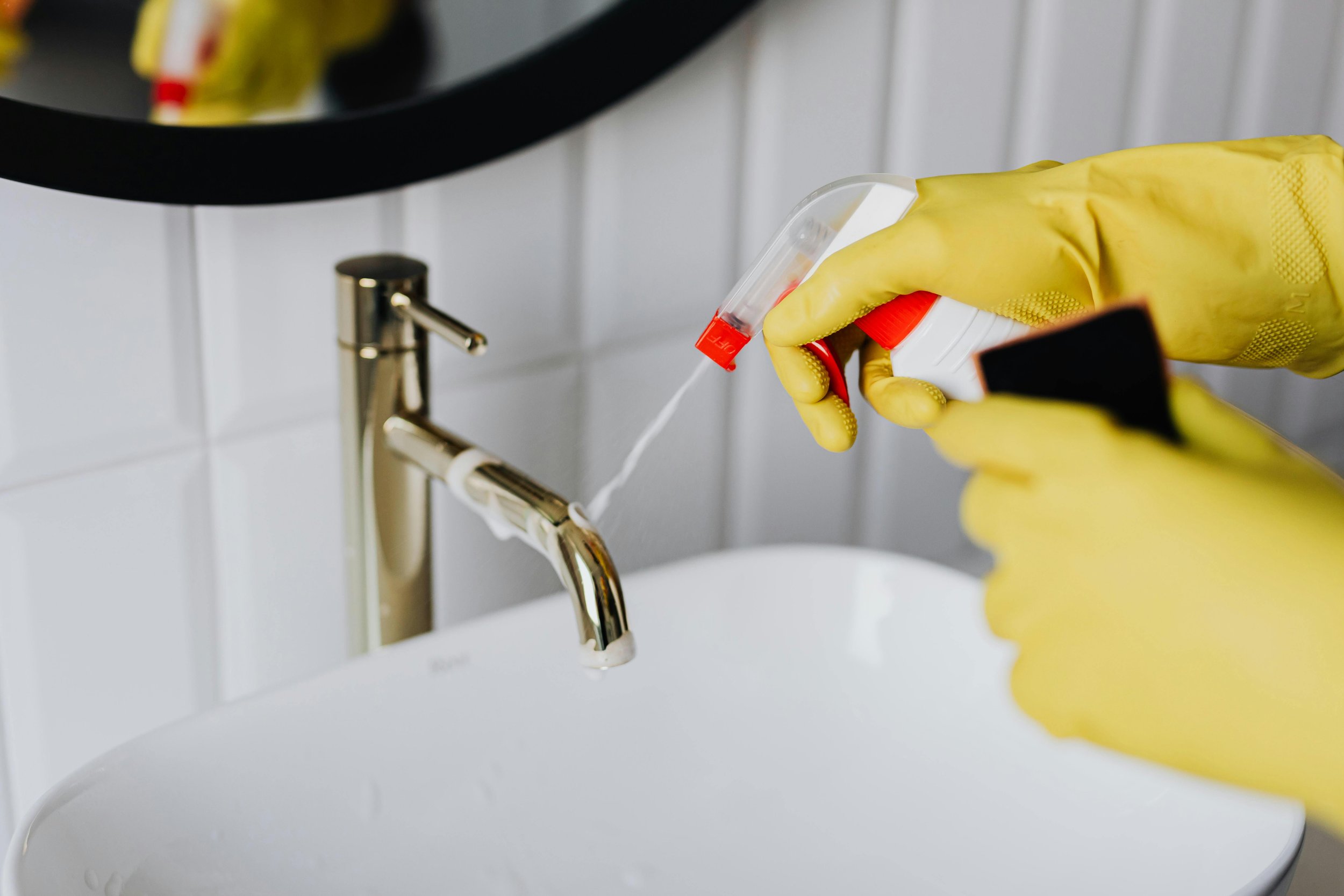 Deep Cleaning vs. Regular Cleaning: What You Need to Know