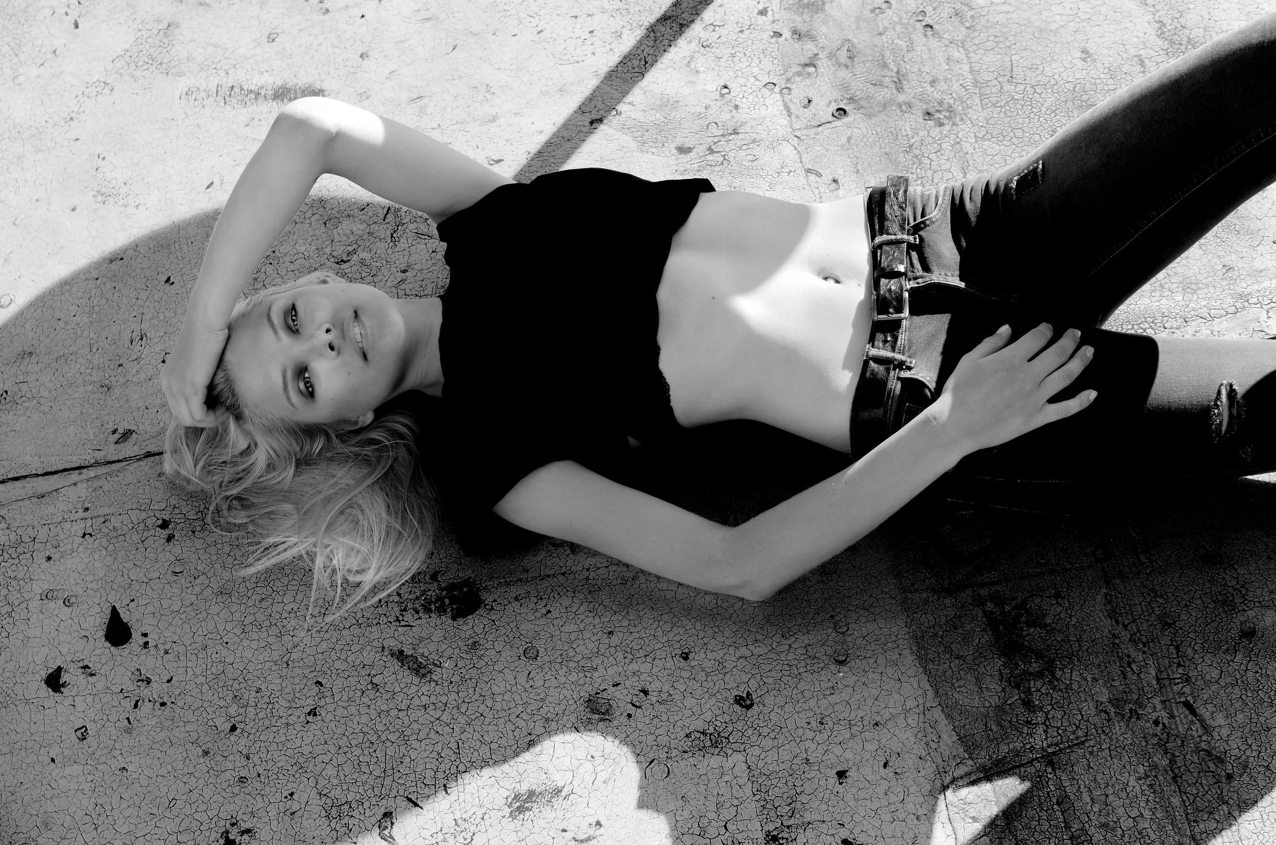 Chloe_2BPitterson_2BPhotography-_2Bfine_2Bart_2Bphotography_2B_2Bportrait_2Bphotography_2B-fashion_2Bphotography_2B_2Bnyc_2Bphotographer_2Bbeauty_2Bphotography_2Begle10_2Brooftop.jpg