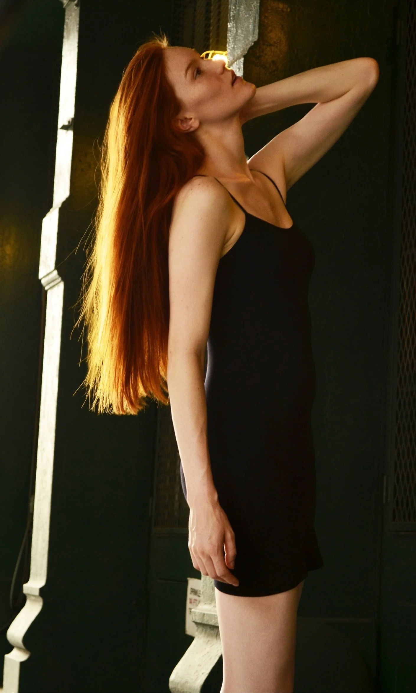 Chloe_2BPitterson_2BPhotography-_2Bfine_2Bart_2Bphotography_2B_2Bportrait_2Bphotography_2B-fashion_2Bphotography_2B_2Bnyc_2Bphotographer_2Bbeauty_2Bphotography_2BCarmel_hair_back.jpg