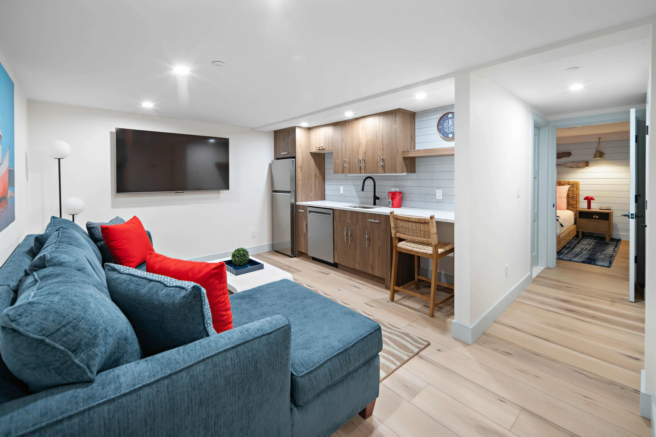 UNIT 2 LIVING ROOM.jpeg