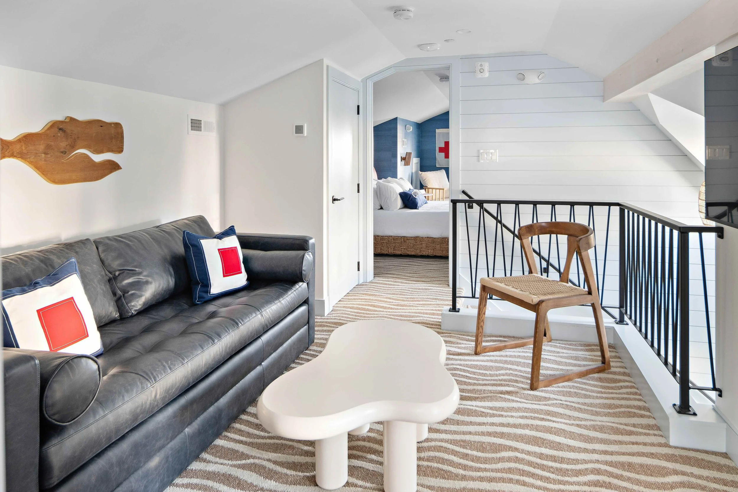 UNIT 9 LIVING ROOM_2.jpeg