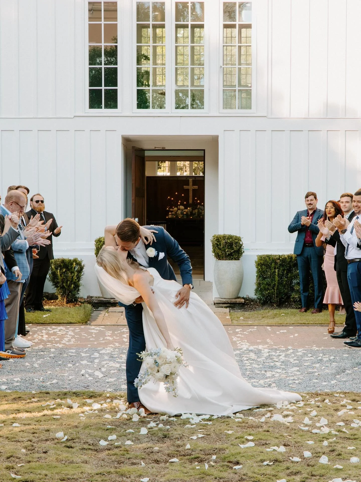 the most beautiful day for the most beautiful bride 👰🏼&zwj;♀️

venue: @thechapelatseaside + @thecourtseaside 
photography: @photo.bylb 
video: @flic_video 
hmu: @kendrakbeauty @beauty_by_carol_ 
planning: @showtimeeventsweddings 
catering: @townsen