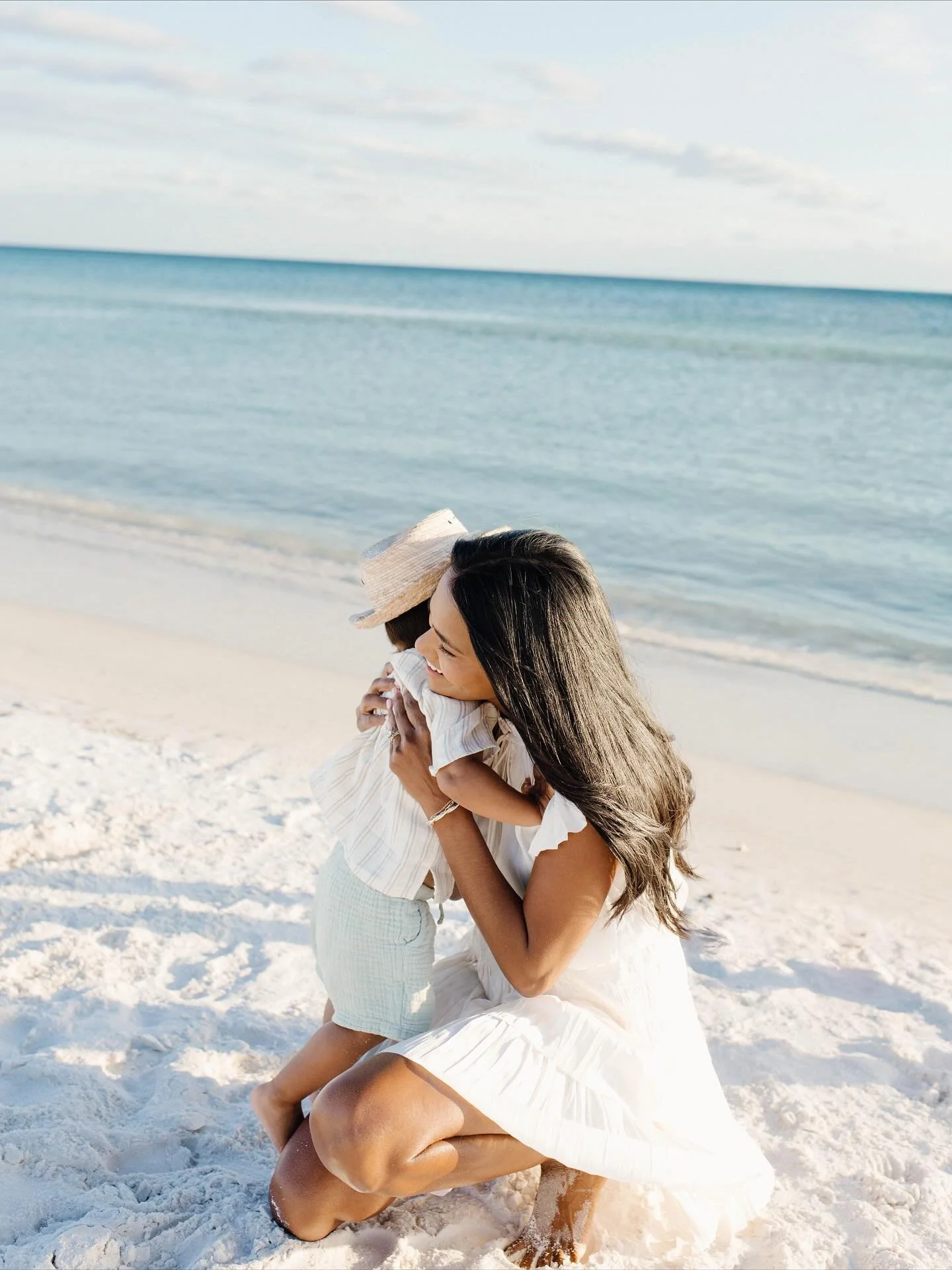 family photos that feel like : 🌞🧸🐚💛💌🌾

#30aphotographer #familyphotography #destinphotographer #documentaryfamilyphotographer