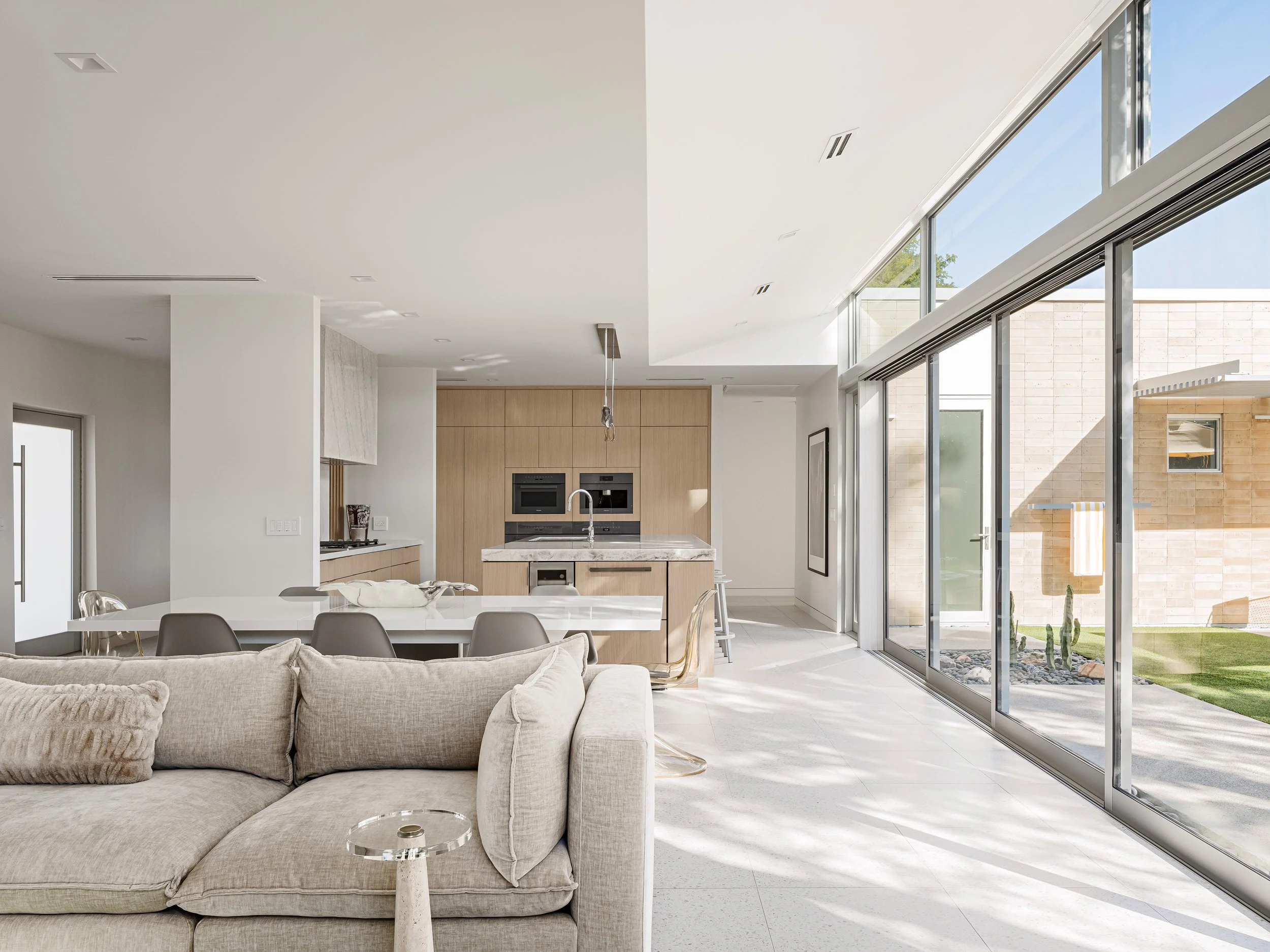 JR03 Hype - Webber 4667-2 WEB.jpg