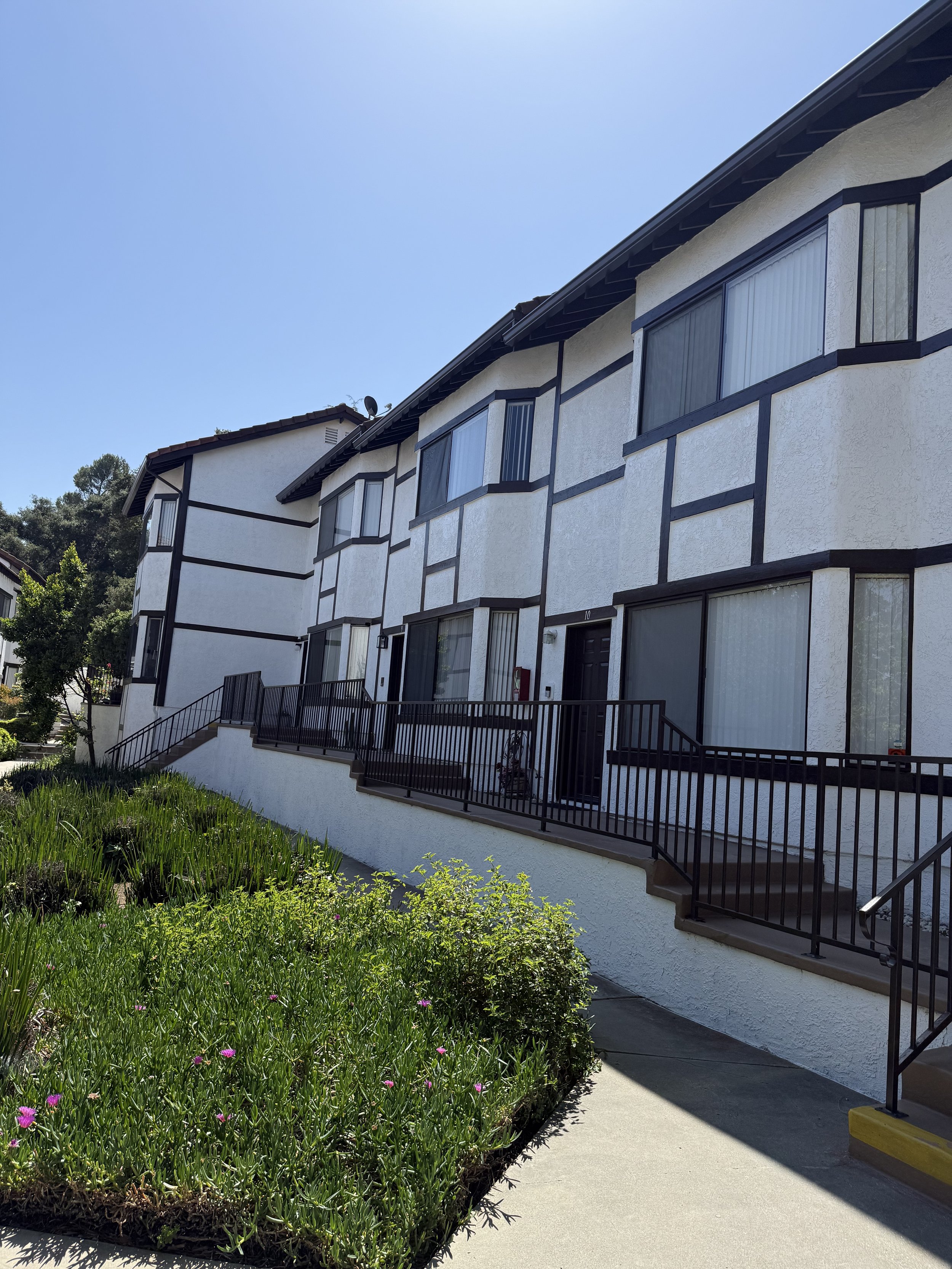Agoura Two Carriage House