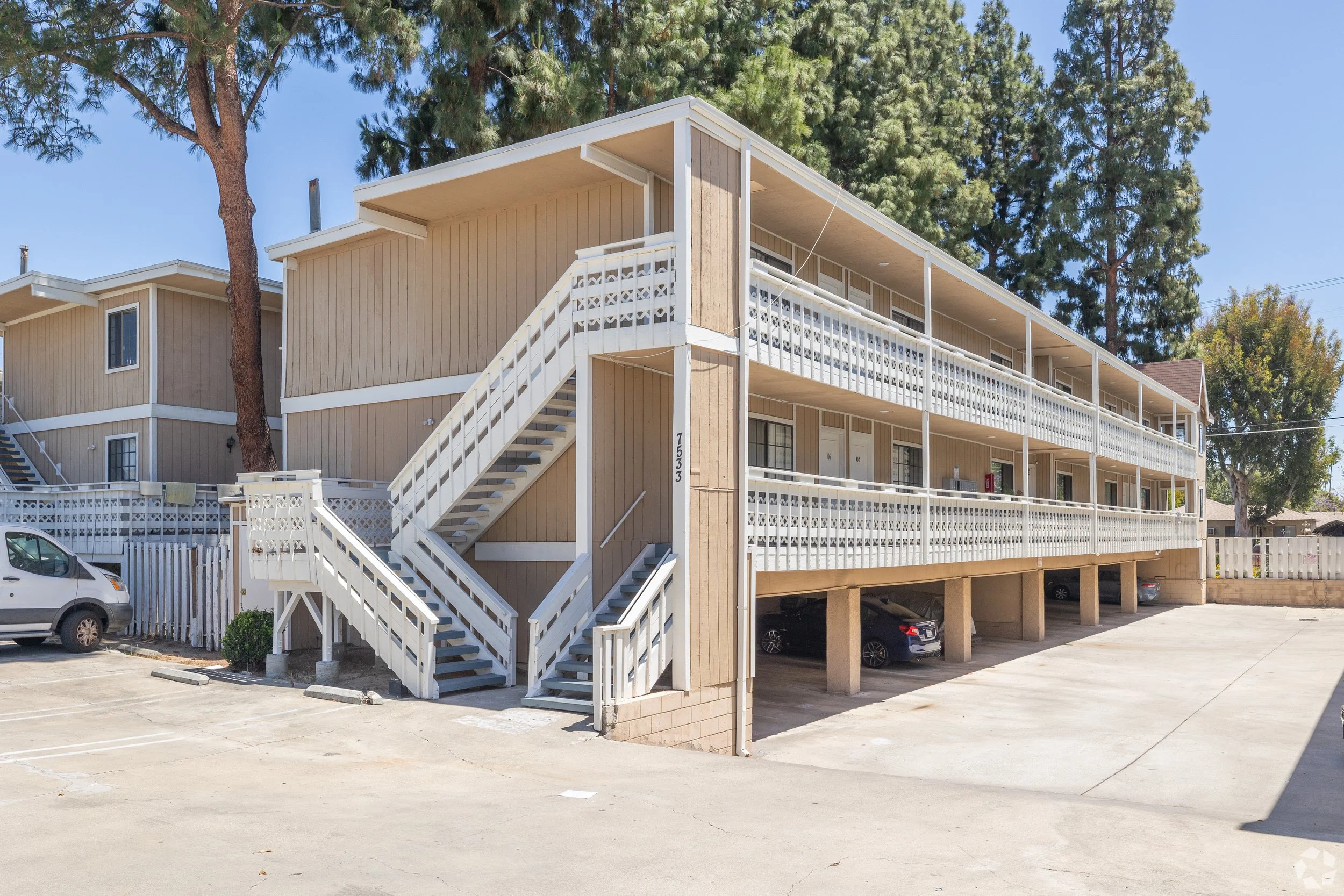 Vassar-Carriage-House-Apartments_016.jpg