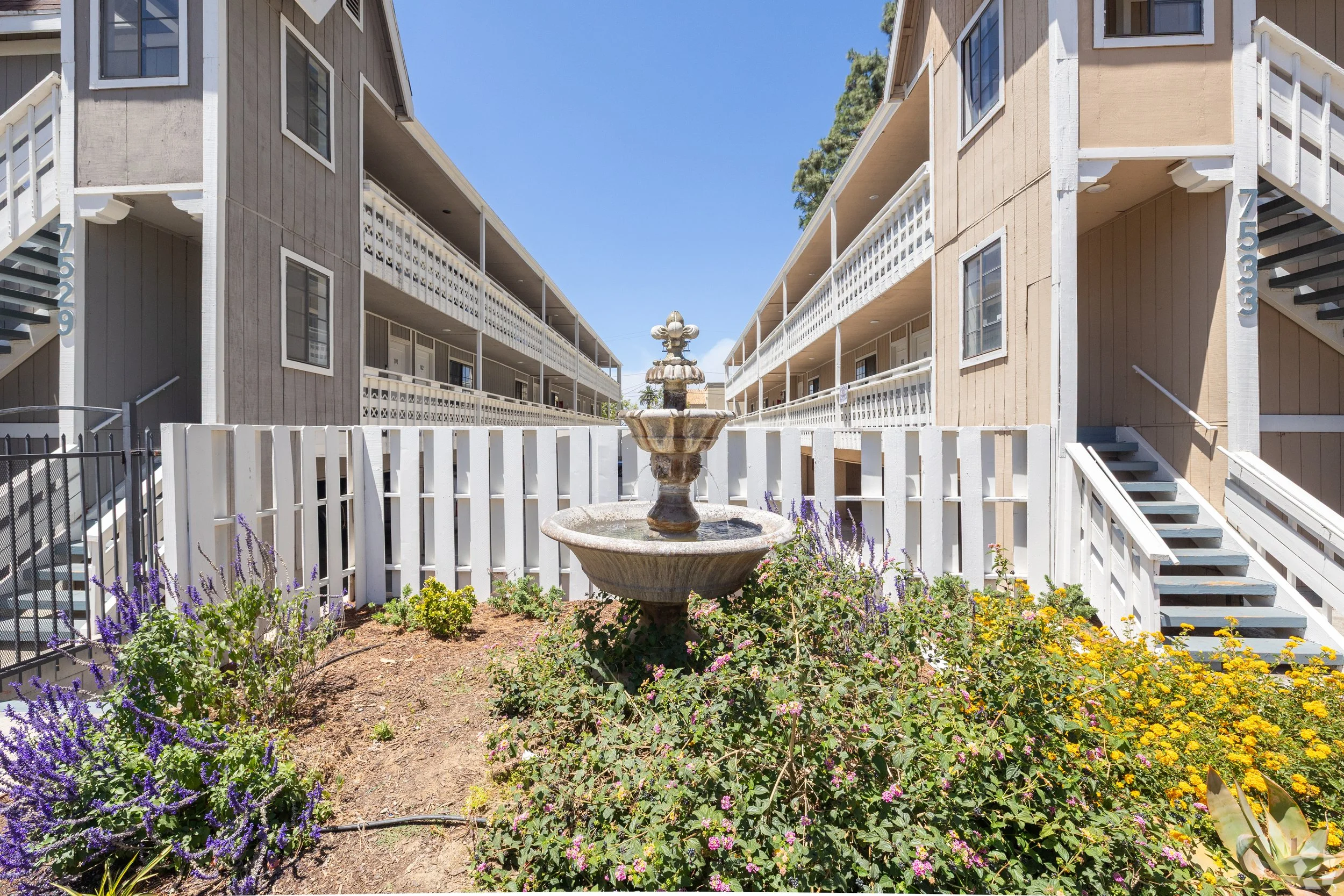 Vassar-Carriage-House-Apartments_001.jpg