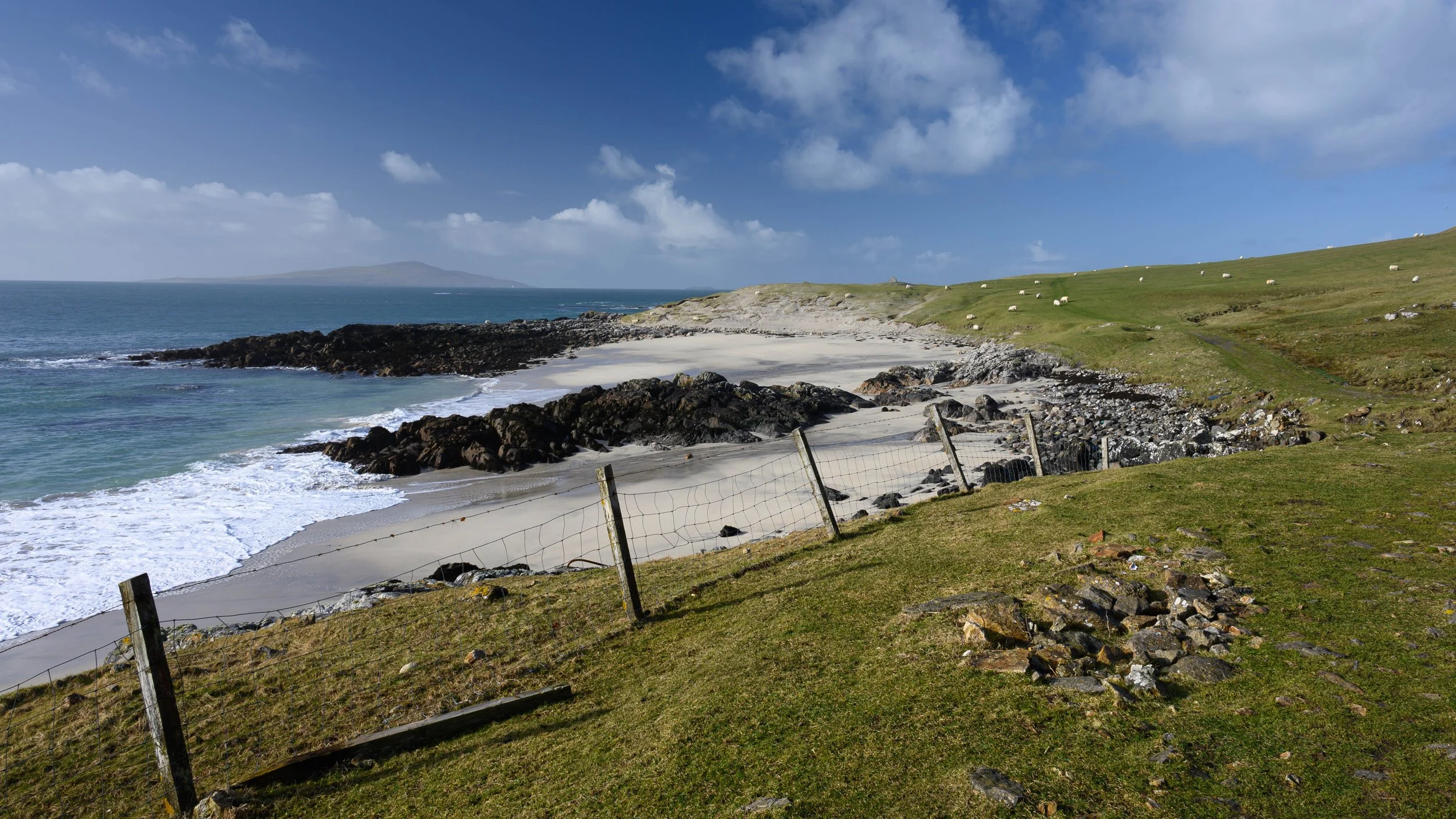 Walk from North to Traigh an Teampuill